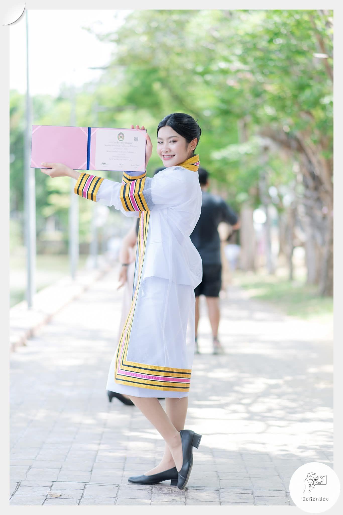 ผลงานรับปริญญา มหาวิทยาลัยราชภัฏสวนสุนันทา โดย มือถือกล้อง ภาพที่ 6