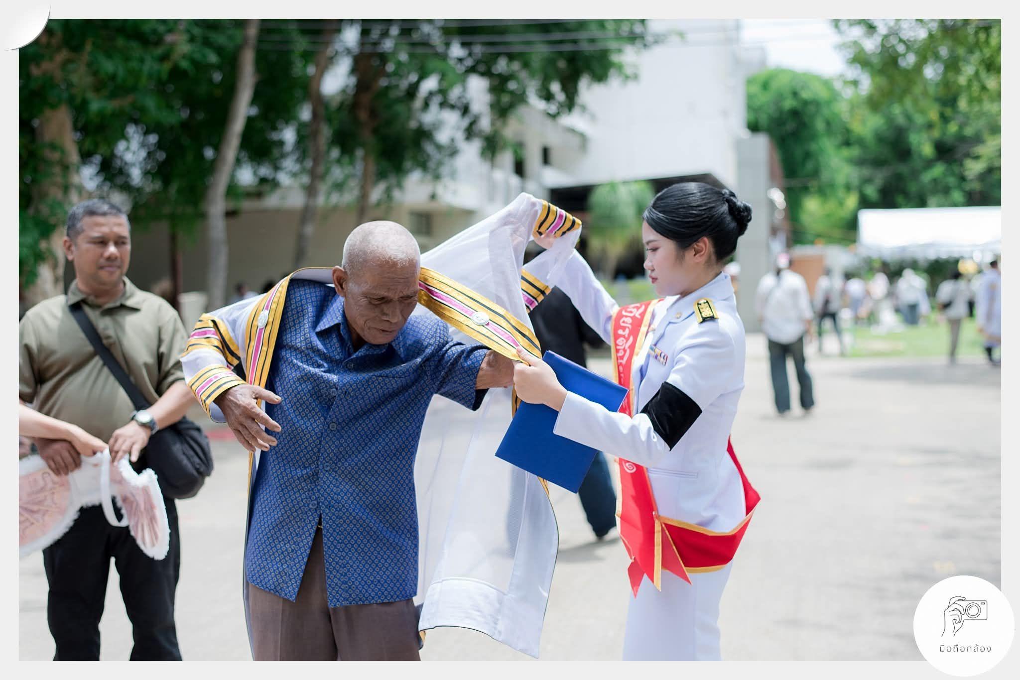 ผลงานรับปริญญา มหาวิทยาลัยราชภัฏสวนสุนันทา โดย มือถือกล้อง ภาพที่ 6