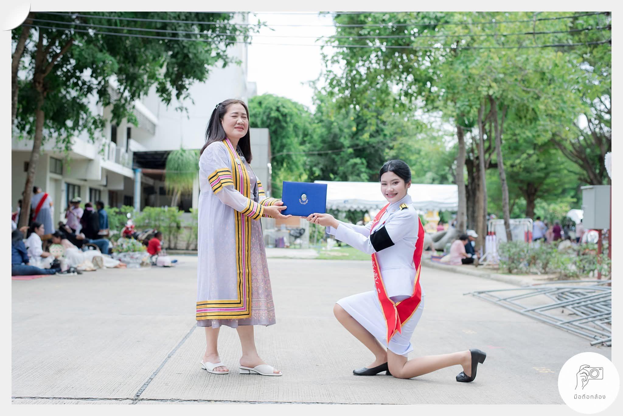ผลงานรับปริญญา มหาวิทยาลัยราชภัฏสวนสุนันทา โดย มือถือกล้อง ภาพที่ 12