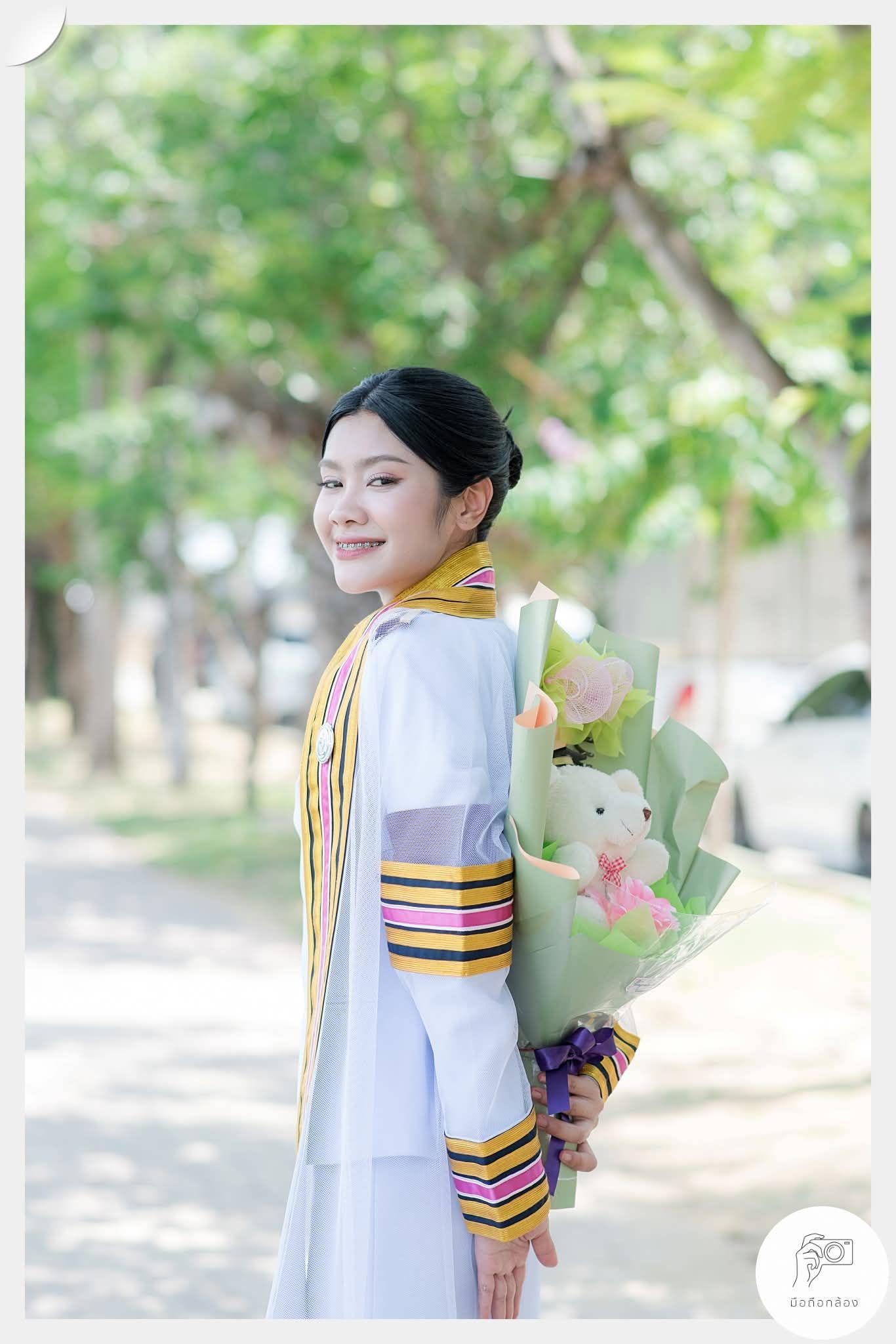 ผลงานรับปริญญา มหาวิทยาลัยราชภัฏสวนสุนันทา โดย มือถือกล้อง ภาพที่ 2