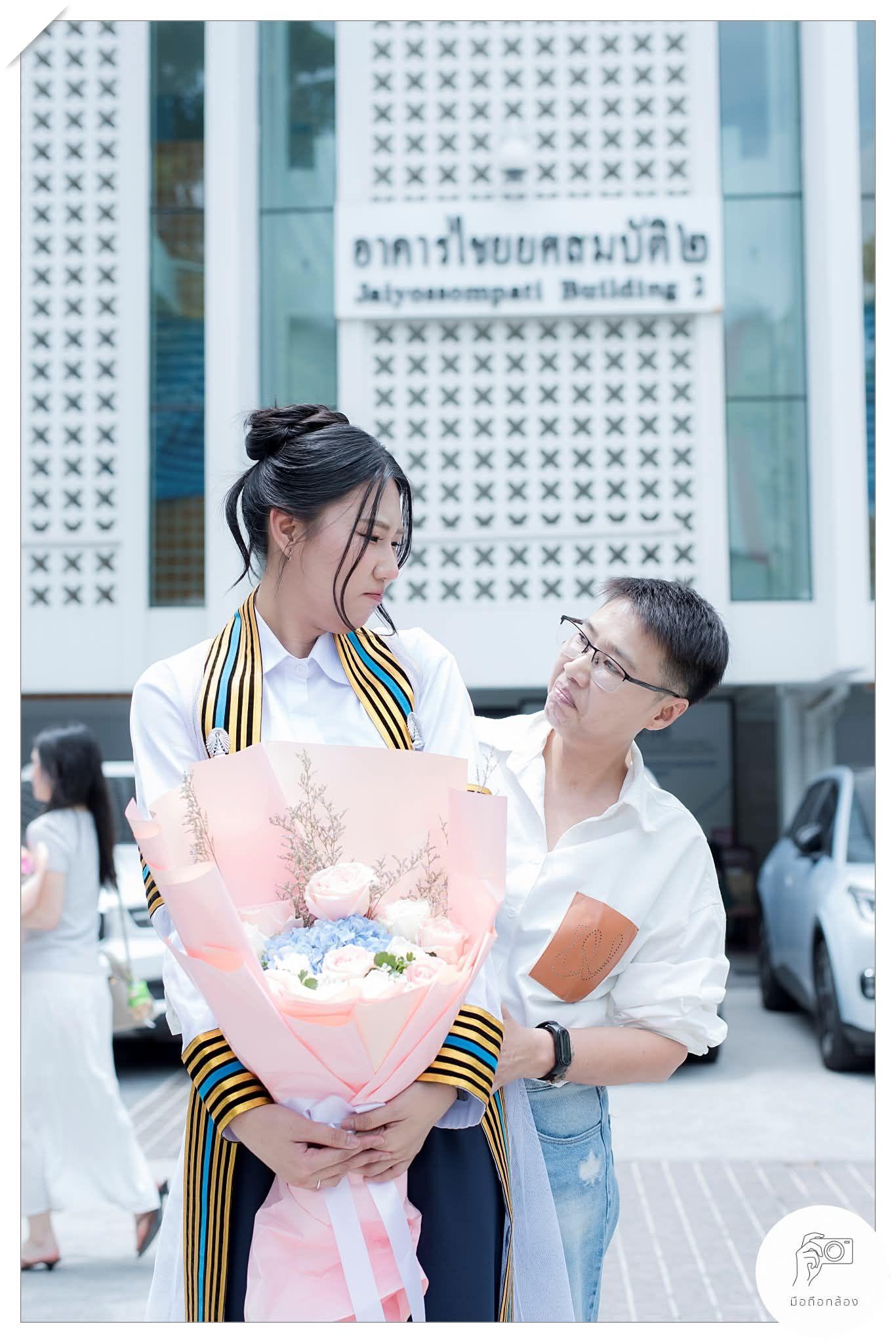 ผลงานรับปริญญา จุฬาลงกรณ์มหาวิทยาลัย โดย มือถือกล้อง ภาพที่ 3