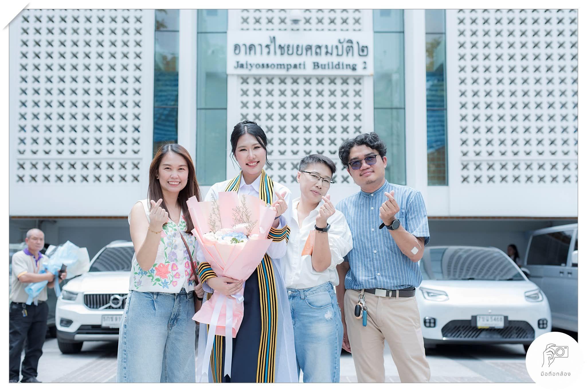 ผลงานรับปริญญา จุฬาลงกรณ์มหาวิทยาลัย โดย มือถือกล้อง ภาพที่ 8