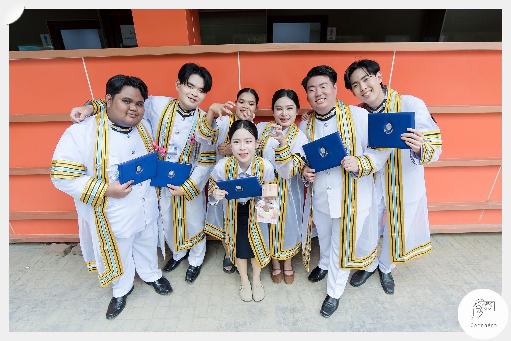 ผลงานรับปริญญา มหาวิทยาลัยราชภัฏสวนสุนันทา โดย มือถือกล้อง ภาพที่ 2