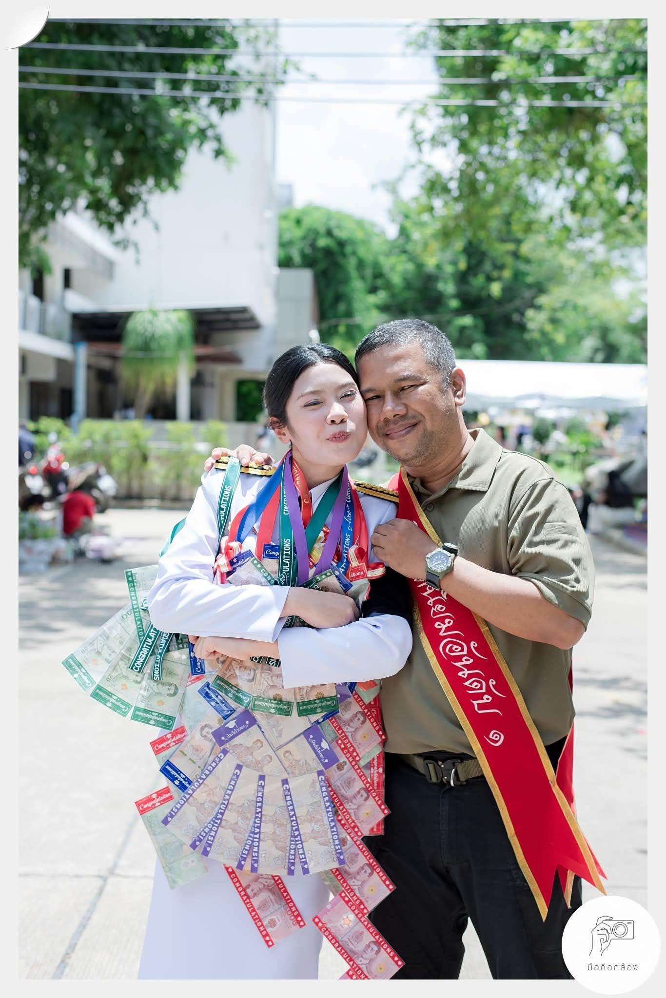 ผลงานรับปริญญา มหาวิทยาลัยราชภัฏสวนสุนันทา โดย มือถือกล้อง ภาพที่ 15