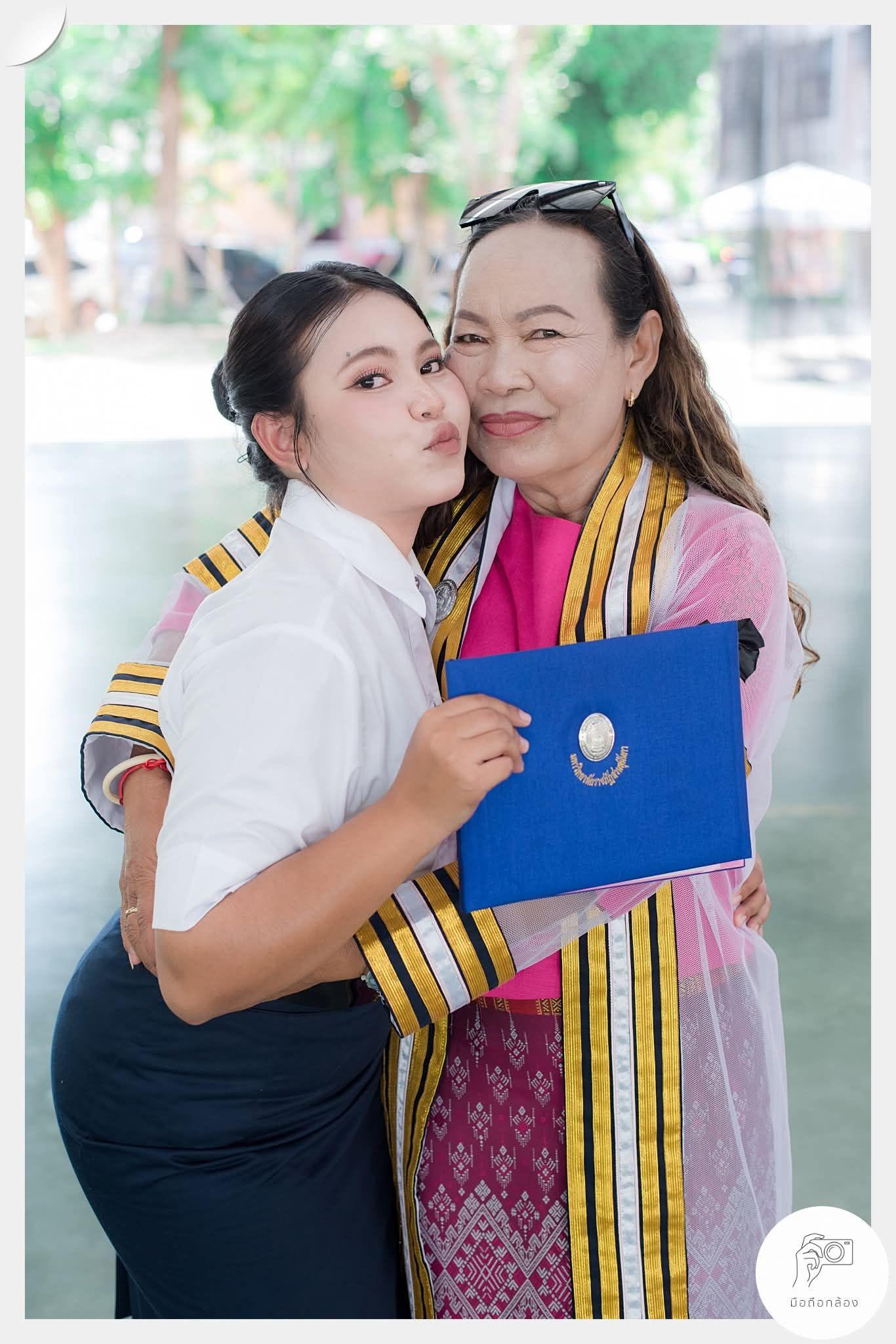 ผลงานรับปริญญา มหาวิทยาลัยราชภัฏสวนสุนันทา โดย มือถือกล้อง ภาพที่ 12