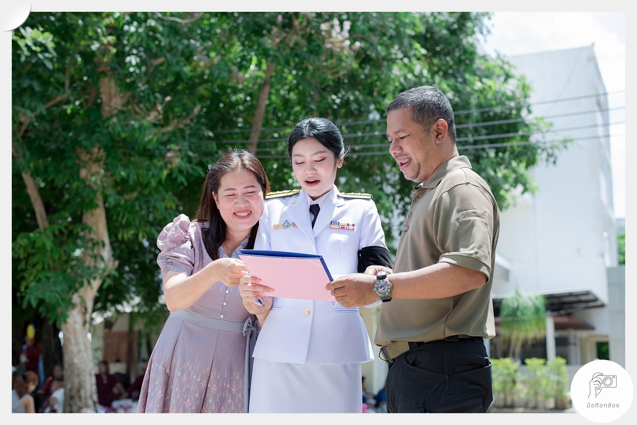 ผลงานรับปริญญา มหาวิทยาลัยราชภัฏสวนสุนันทา โดย มือถือกล้อง ภาพที่ 16