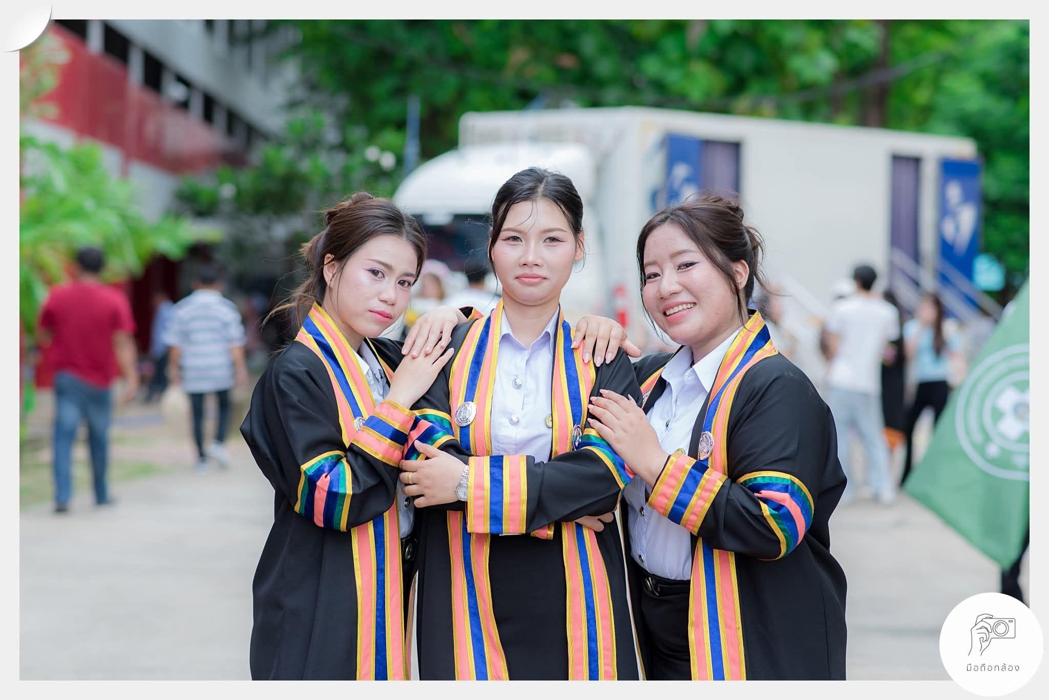 ผลงานรับปริญญา มหาวิทยาลัยราชภัฏนครปฐม โดย มือถือกล้อง ภาพที่ 7