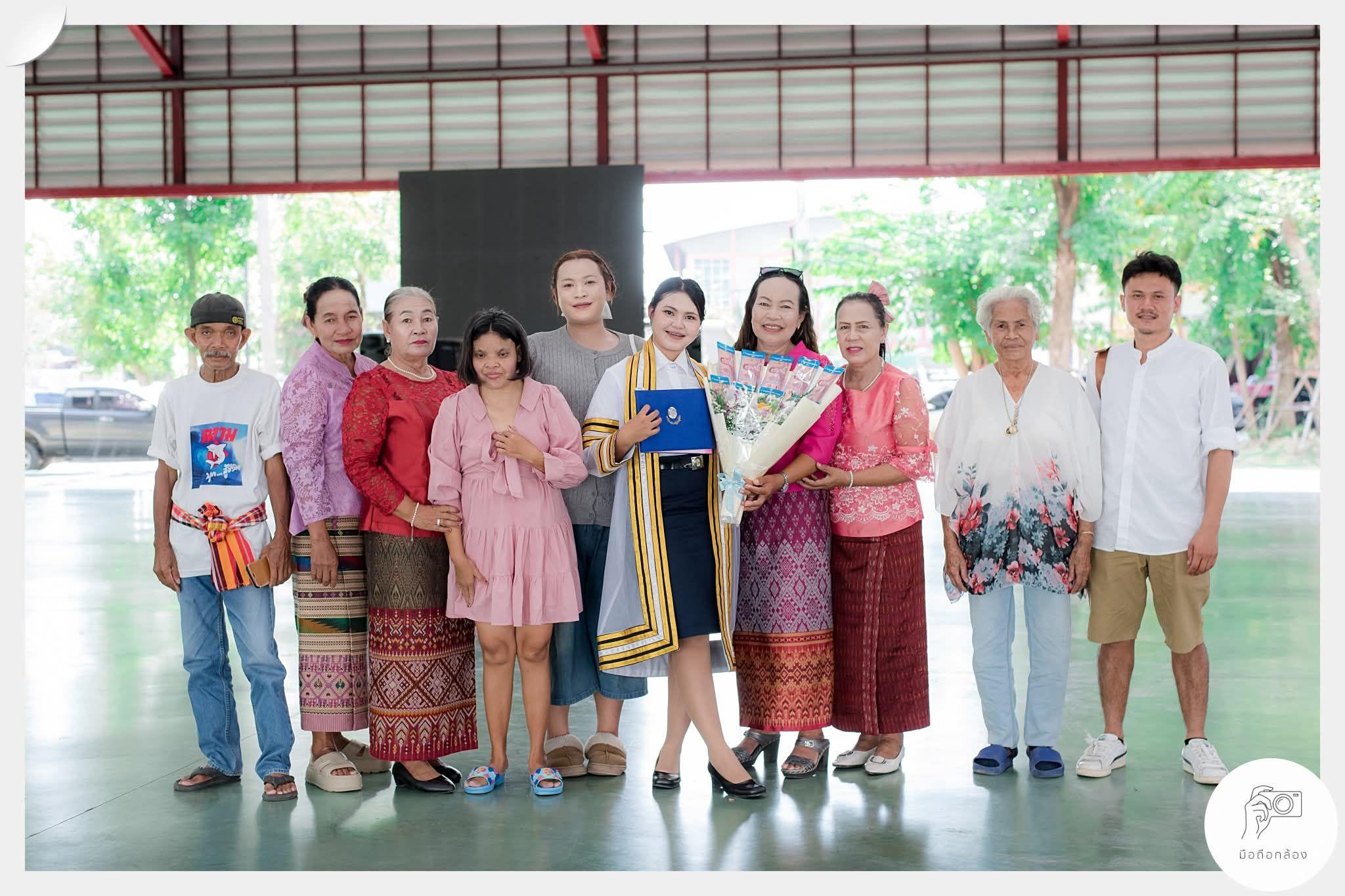 ผลงานรับปริญญา มหาวิทยาลัยราชภัฏสวนสุนันทา โดย มือถือกล้อง ภาพที่ 2