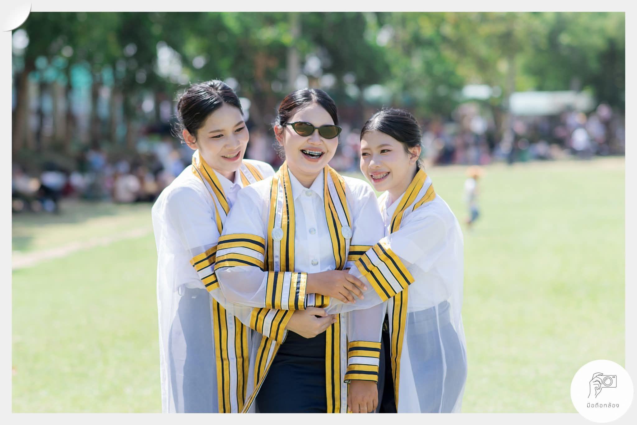 ผลงานรับปริญญา มหาวิทยาลัยราชภัฏสวนสุนันทา โดย มือถือกล้อง ภาพที่ 4