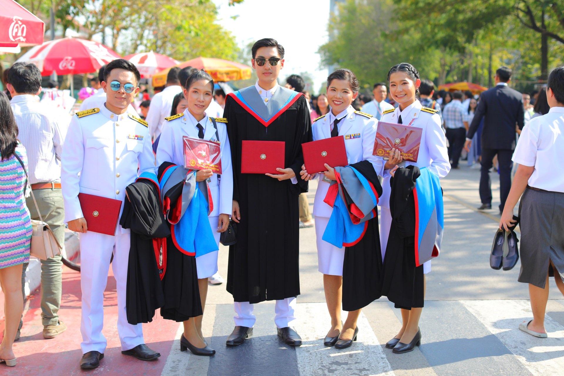 ผลงานรับปริญญา มหาวิทยาลัยศรีนครินทรวิโรฒ โดย ArwutphotoD ภาพที่ 1