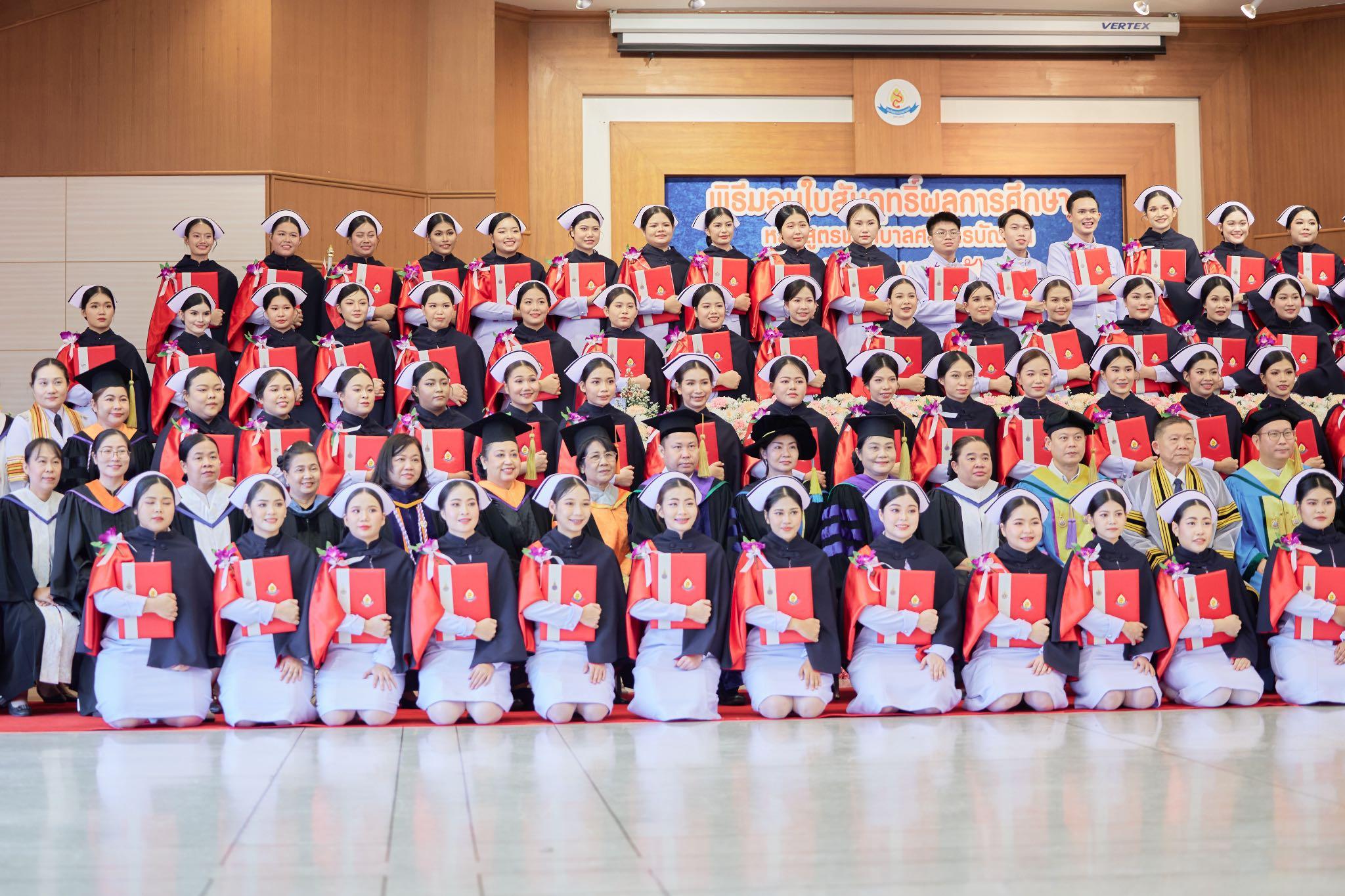 ผลงานรับปริญญา วิทยาลัยพยาบาลบรมราชชนนี โดย ArwutphotoD ภาพที่ 11