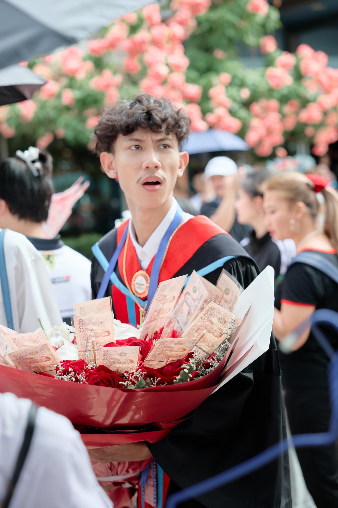 ผลงานรับปริญญา มหาวิทยาลัยกรุงเทพธนบุรี โดย ArwutphotoD ภาพที่ 20