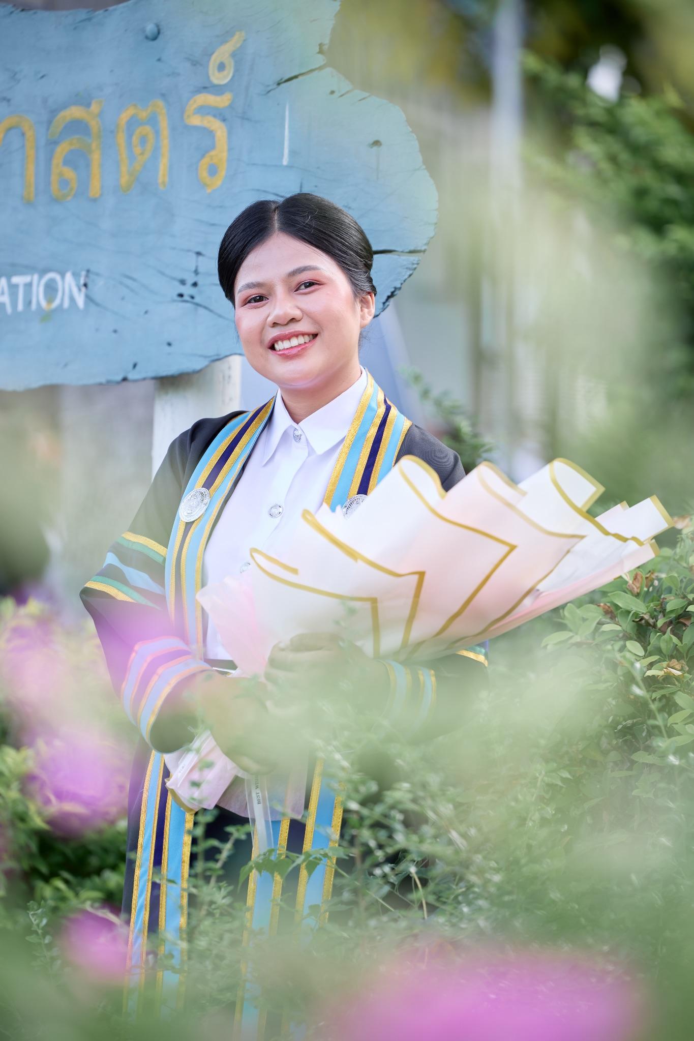 ผลงานรับปริญญา มหาวิทยาลัยราชภัฏกาญจนบุรี โดย ArwutphotoD ภาพที่ 20