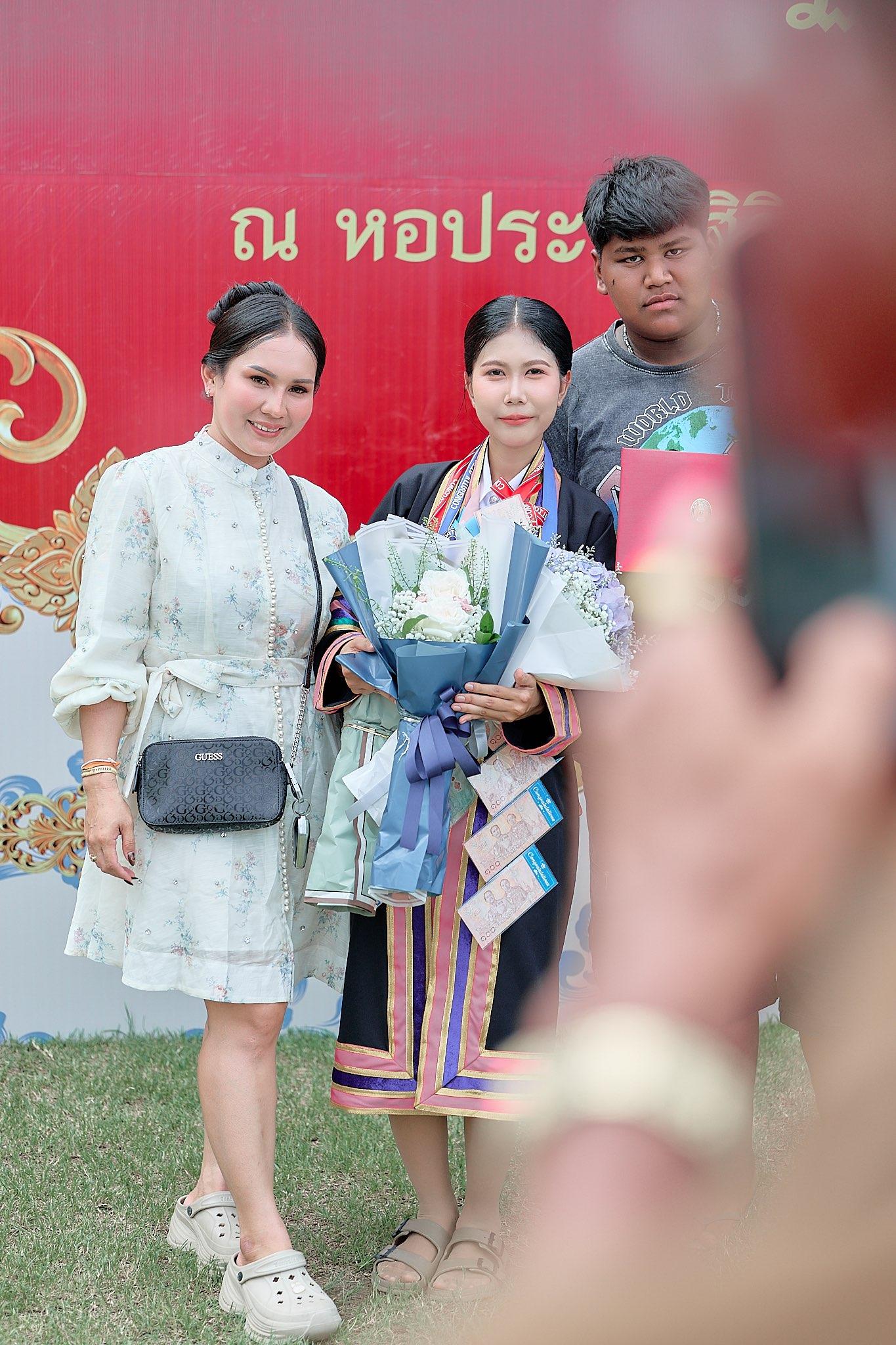 ผลงานรับปริญญา มหาวิทยาลัยราชภัฏนครปฐม โดย ArwutphotoD ภาพที่ 8