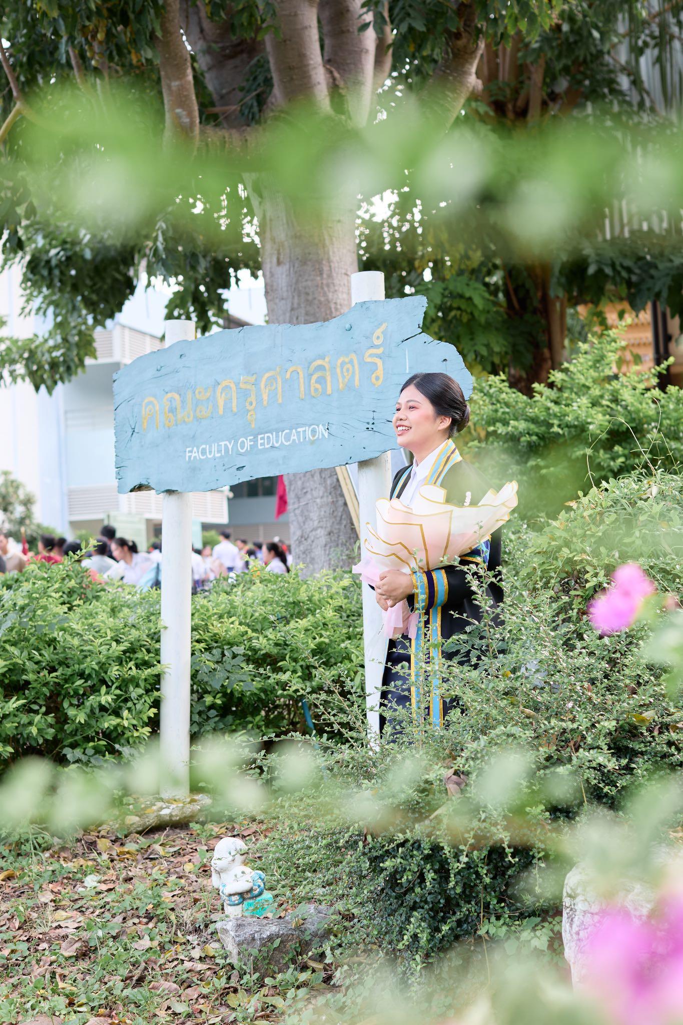 ผลงานรับปริญญา มหาวิทยาลัยราชภัฏกาญจนบุรี โดย ArwutphotoD ภาพที่ 8