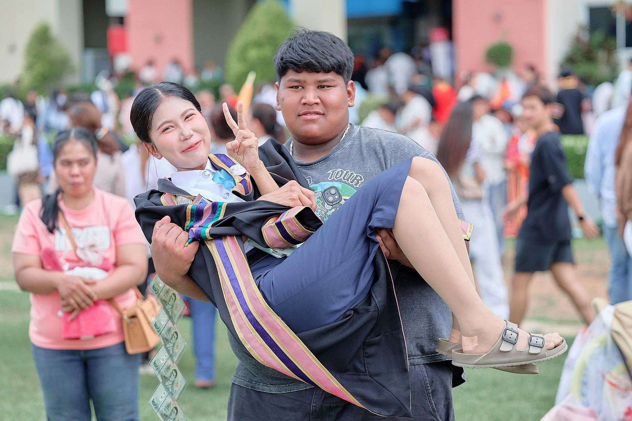 ผลงานรับปริญญา มหาวิทยาลัยราชภัฏนครปฐม โดย ArwutphotoD ภาพที่ 10