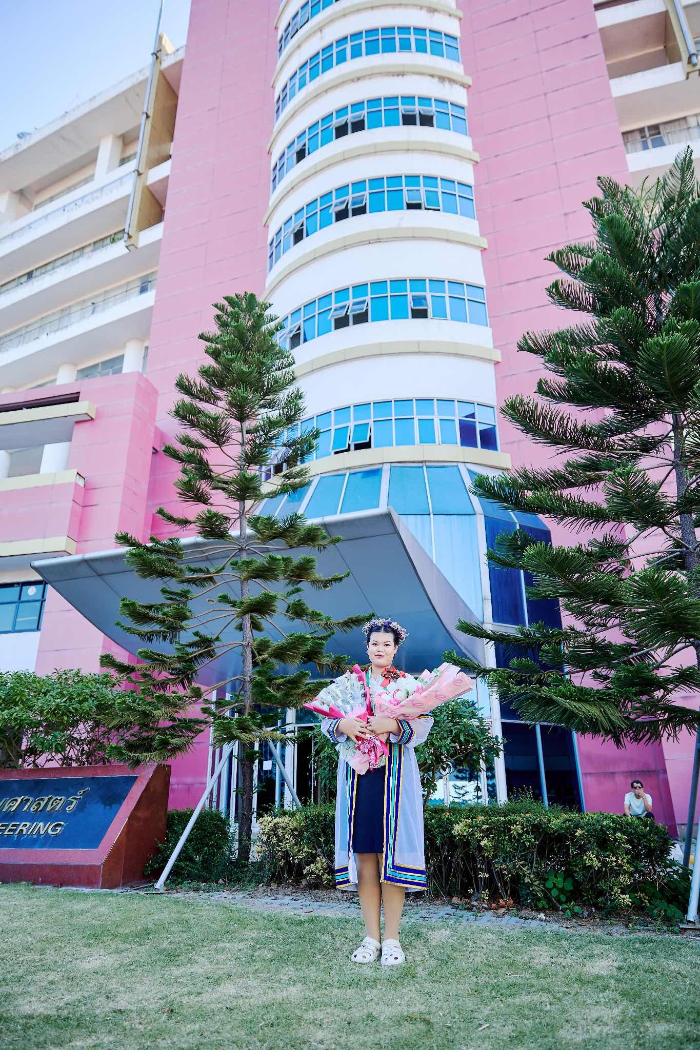 ผลงานรับปริญญา มหาวิทยาลัยเทคโนโลยีราชมงคลธัญบุรี โดย ArwutphotoD ภาพที่ 19