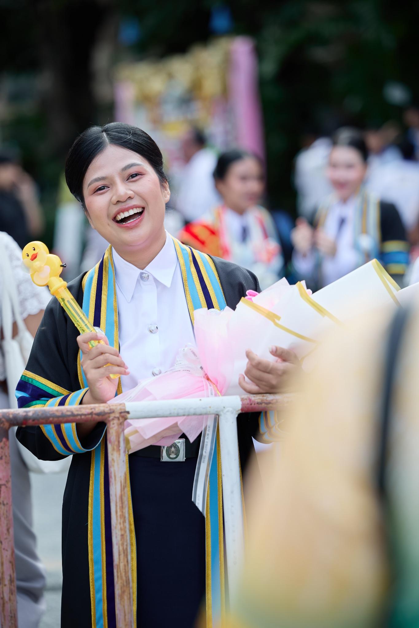 ผลงานรับปริญญา มหาวิทยาลัยราชภัฏกาญจนบุรี โดย ArwutphotoD ภาพที่ 19