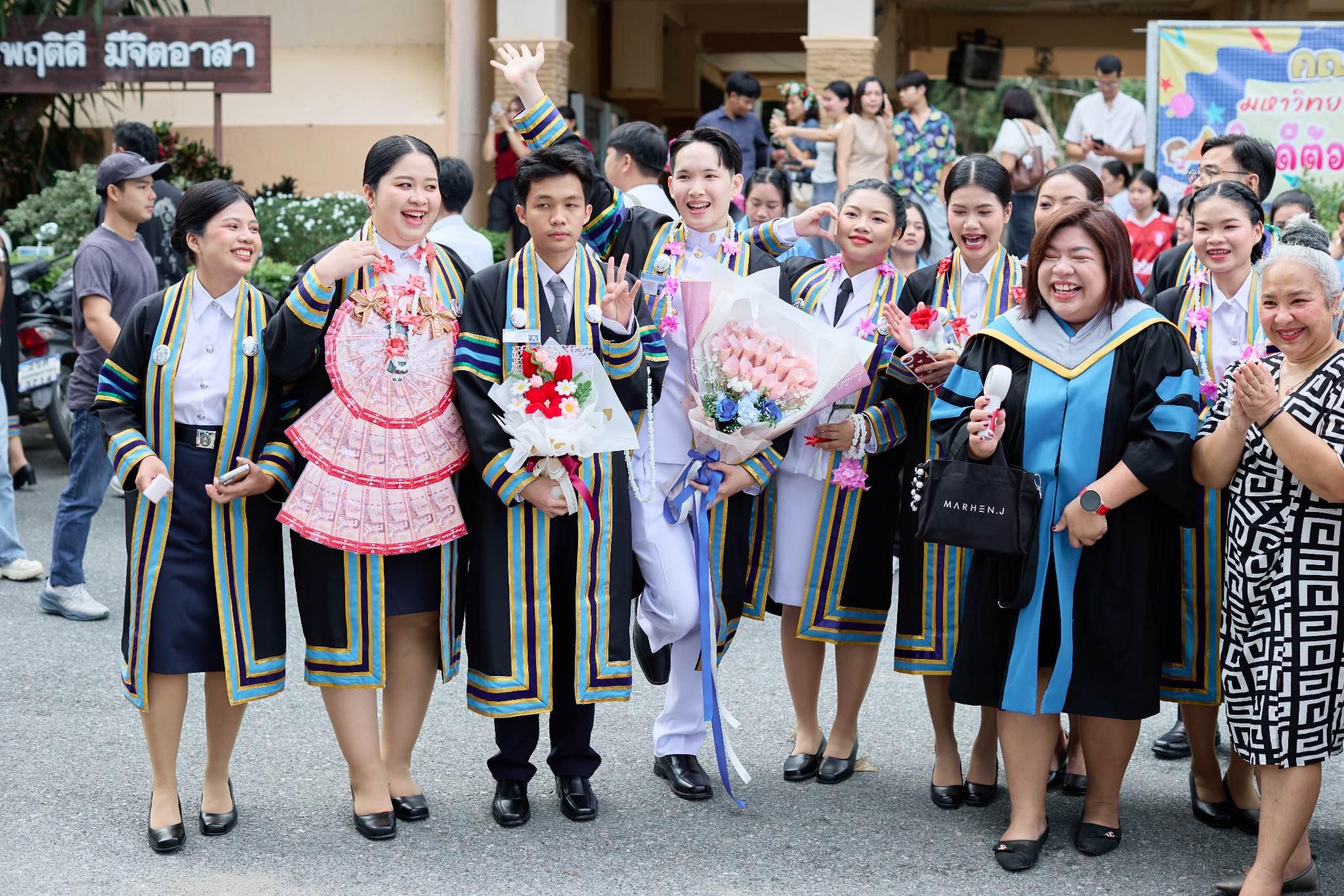 ผลงานรับปริญญา มหาวิทยาลัยราชภัฏกาญจนบุรี โดย ArwutphotoD ภาพที่ 9