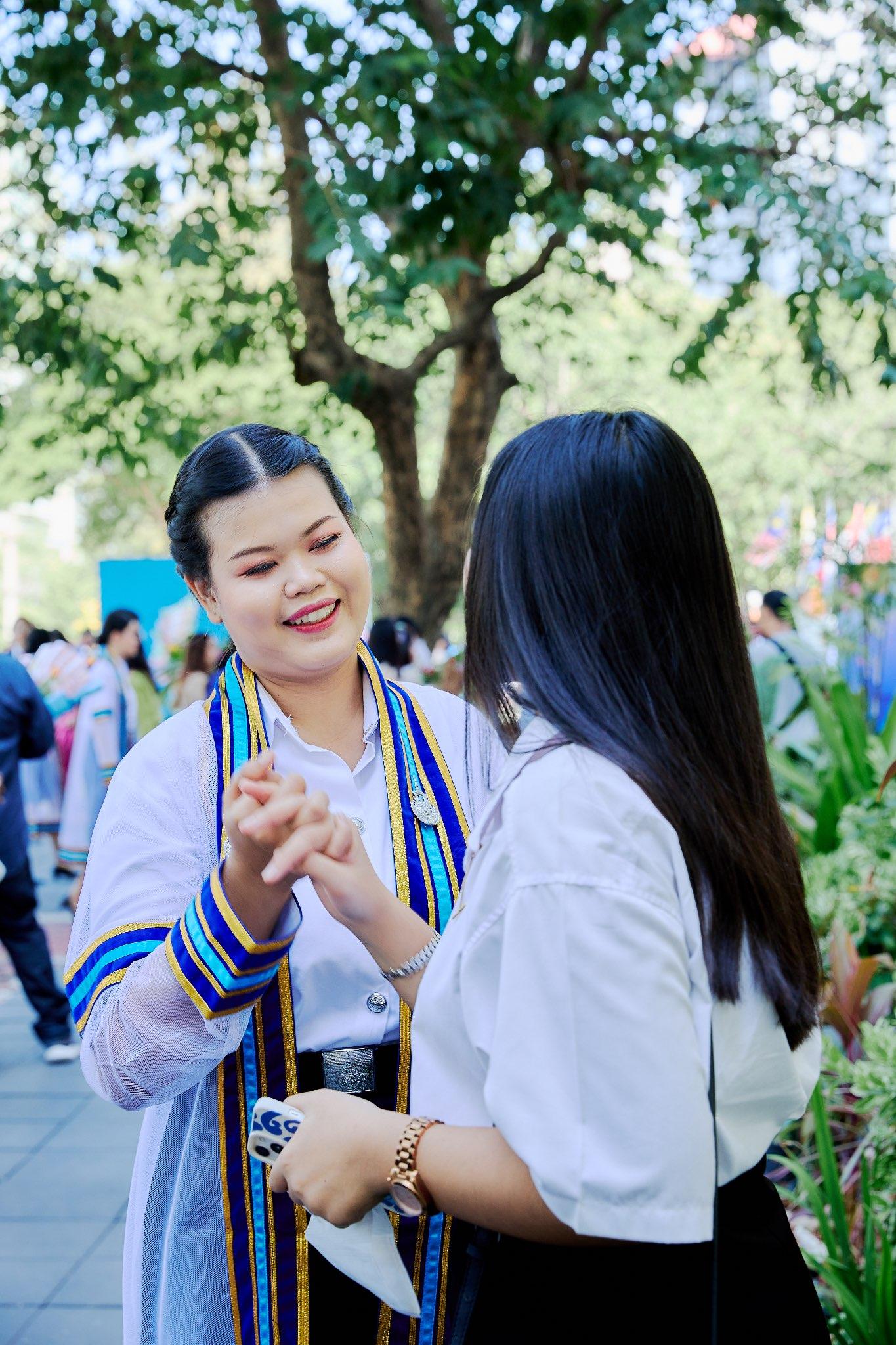 ผลงานรับปริญญา มหาวิทยาลัยเทคโนโลยีราชมงคลธัญบุรี โดย ArwutphotoD ภาพที่ 3