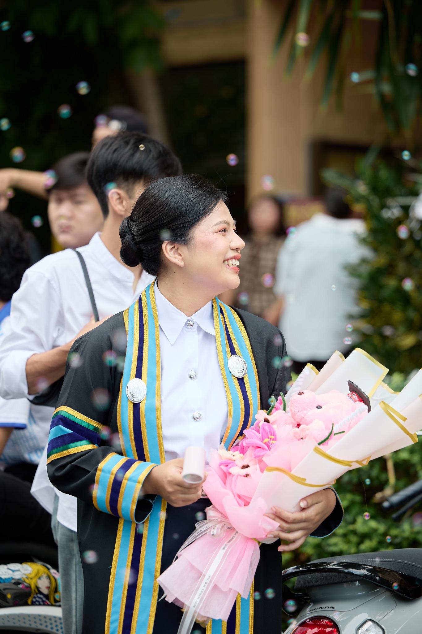 ผลงานรับปริญญา มหาวิทยาลัยราชภัฏกาญจนบุรี โดย ArwutphotoD ภาพที่ 14