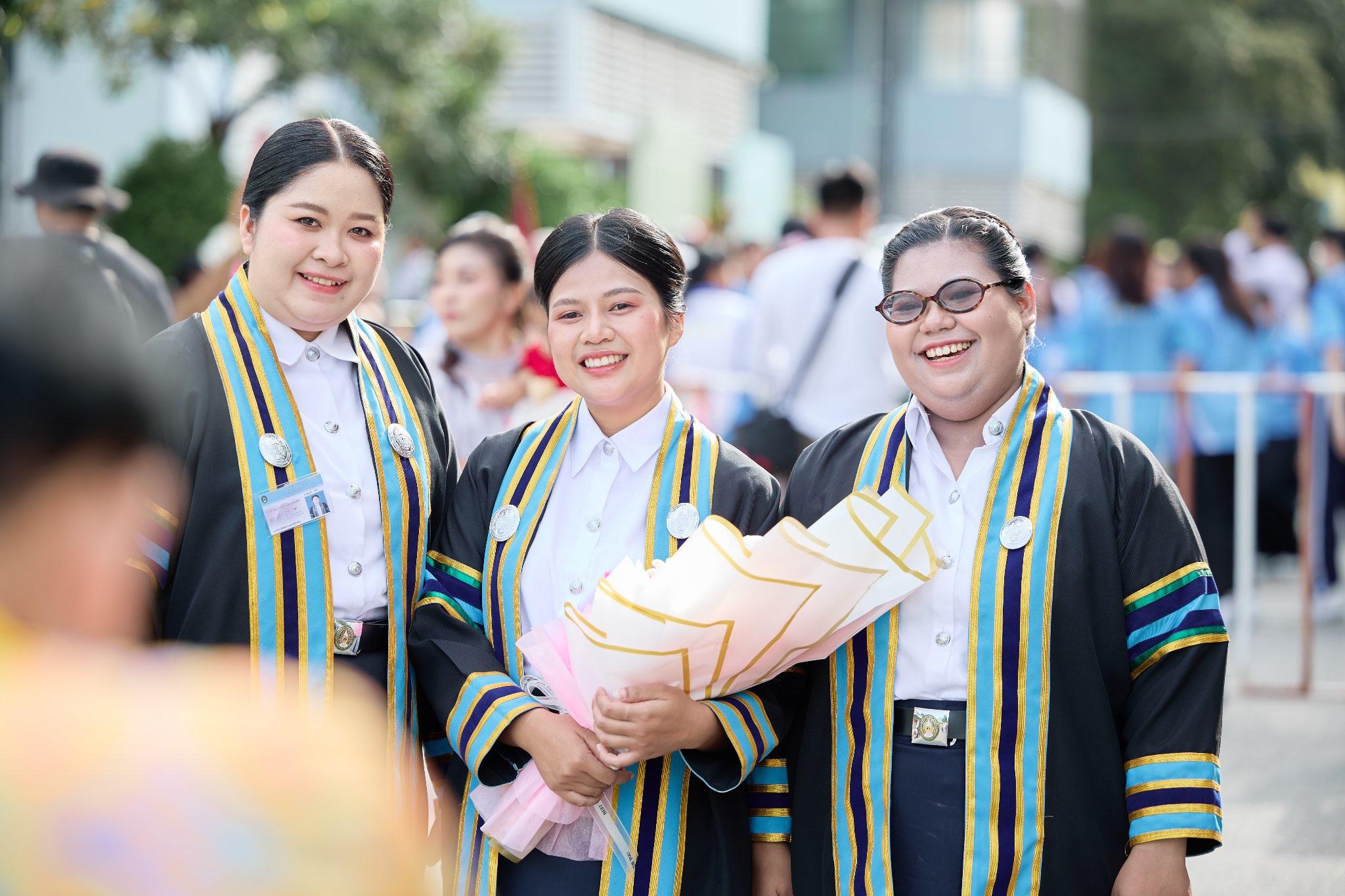 ผลงานรับปริญญา มหาวิทยาลัยราชภัฏกาญจนบุรี โดย ArwutphotoD ภาพที่ 15