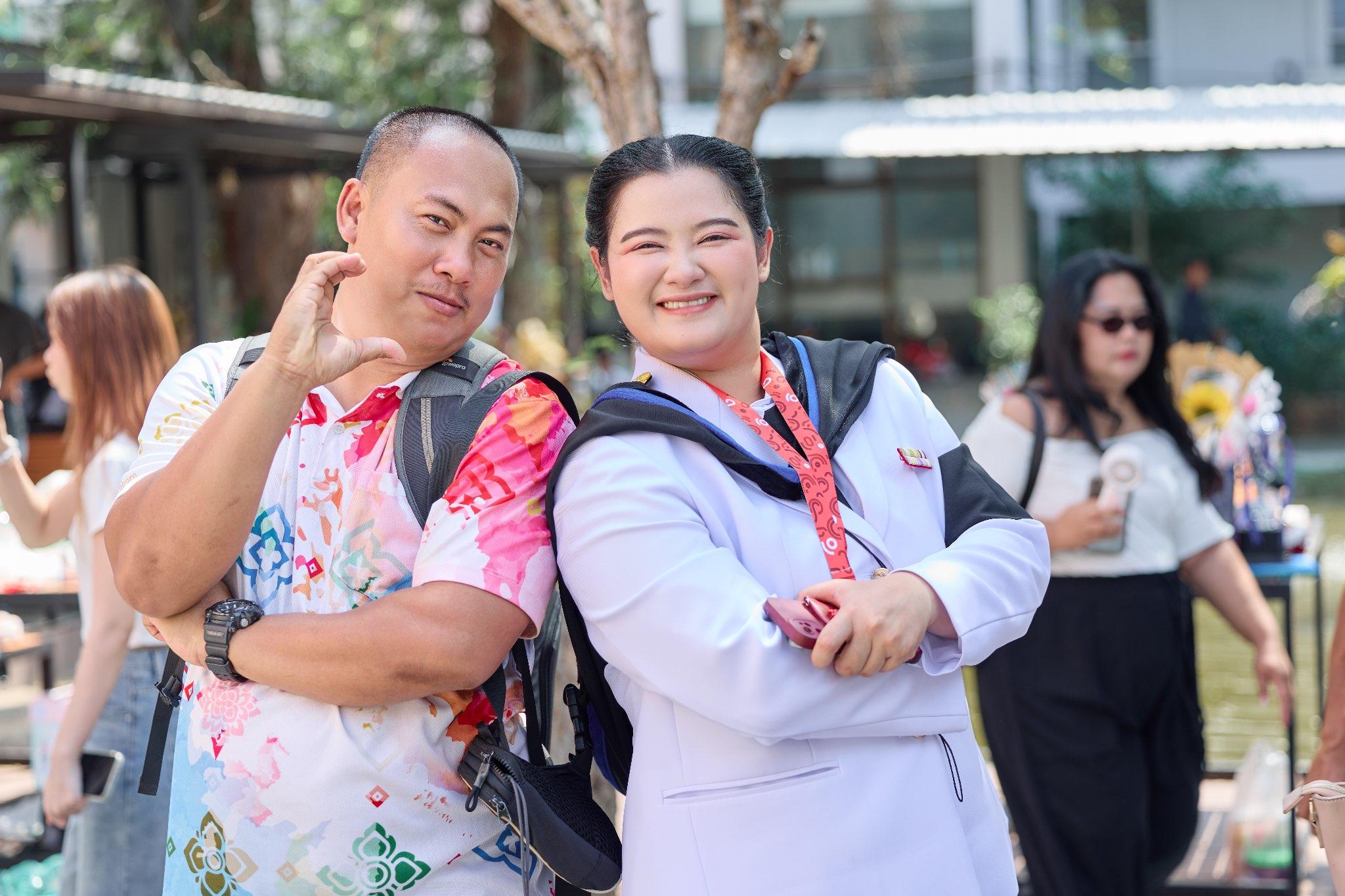 ผลงานรับปริญญา มหาวิทยาลัยศิลปากร โดย ArwutphotoD ภาพที่ 3