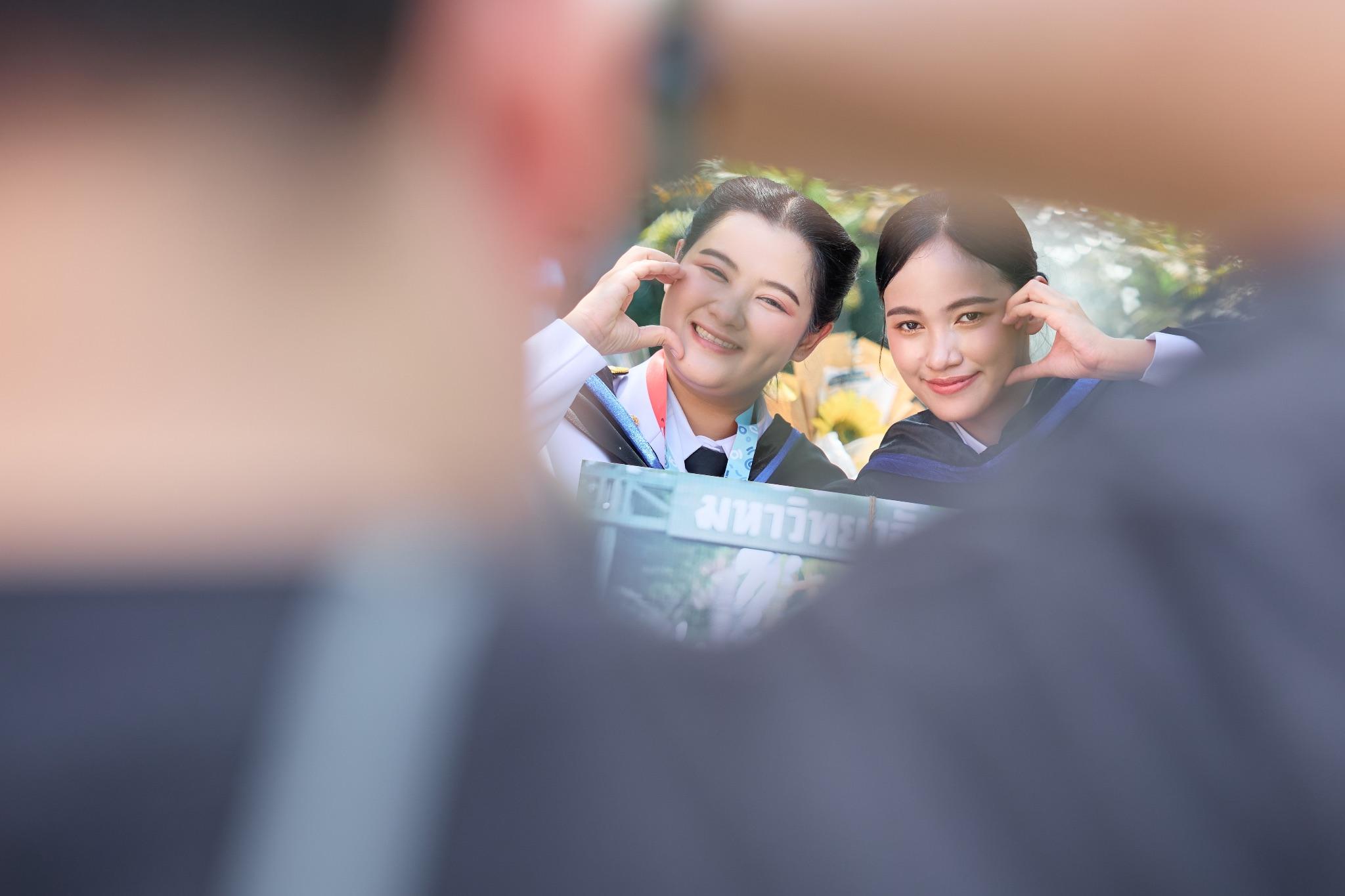 ผลงานรับปริญญา มหาวิทยาลัยศิลปากร โดย ArwutphotoD ภาพที่ 1