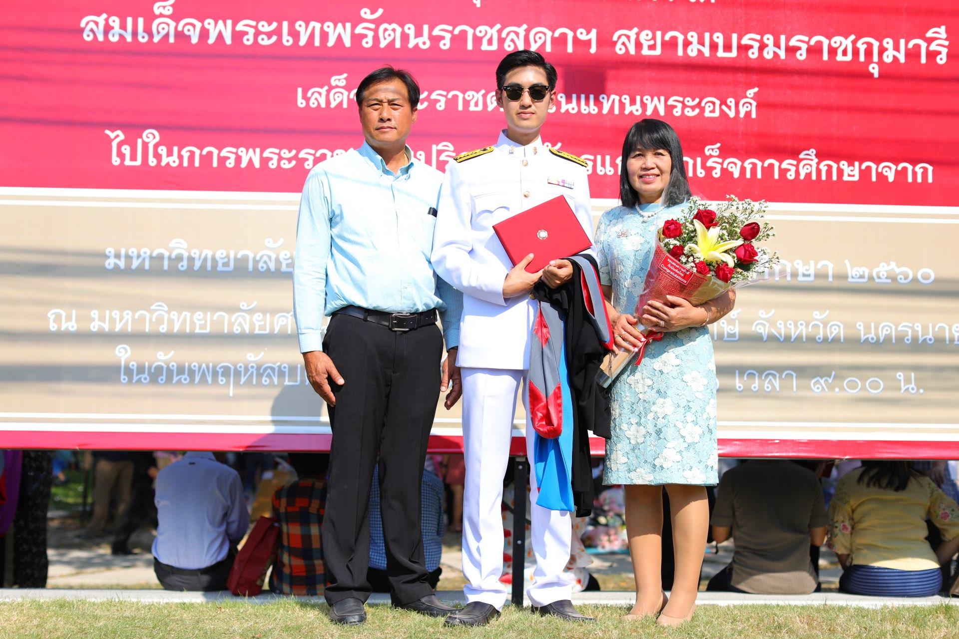 ผลงานรับปริญญา มหาวิทยาลัยศรีนครินทรวิโรฒ โดย ArwutphotoD ภาพที่ 5