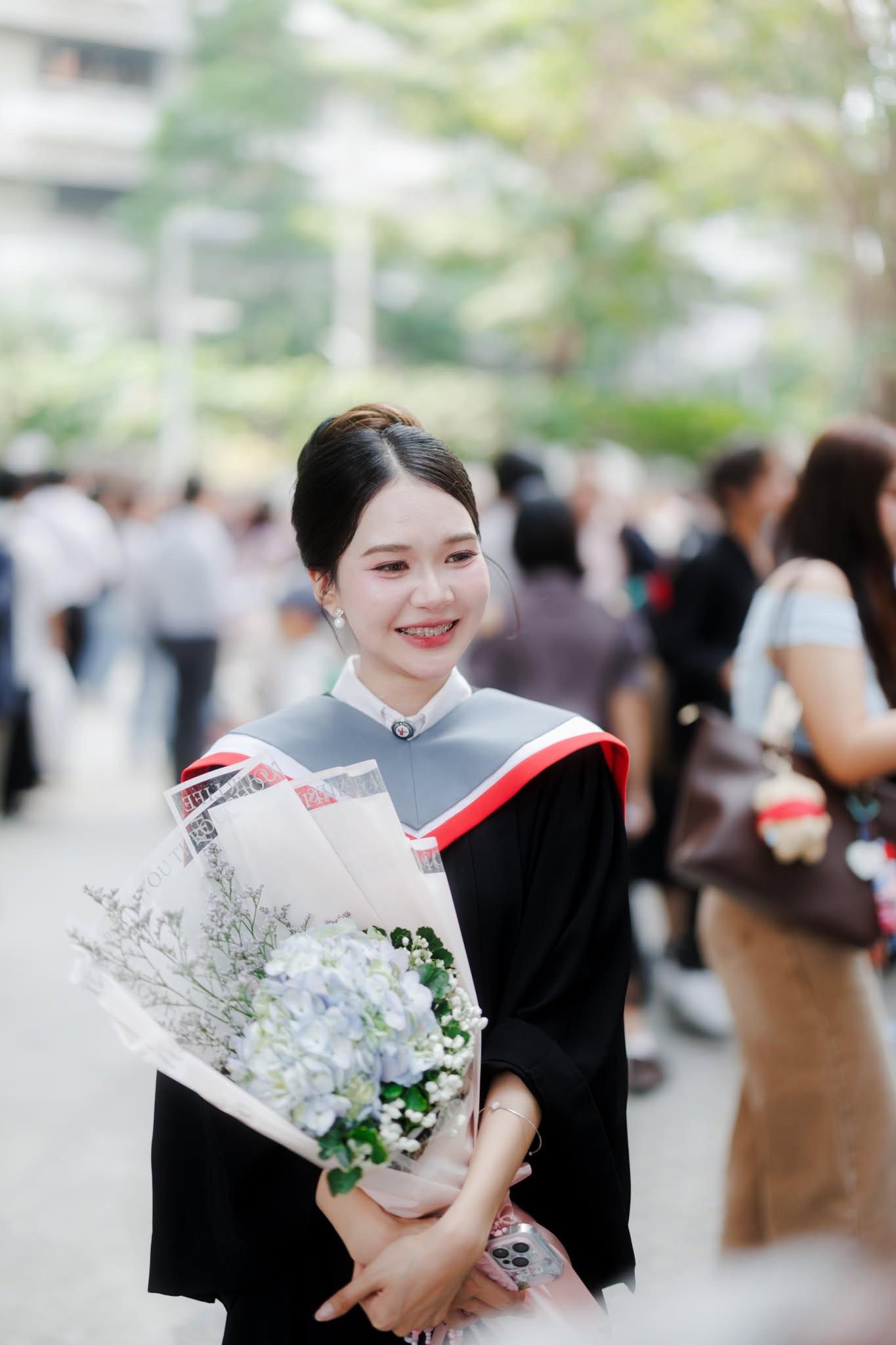 ผลงานรับปริญญา มหาวิทยาลัยศรีนครินทรวิโรฒ โดย ถ่ายกับฟิล์ม ภาพที่ 2
