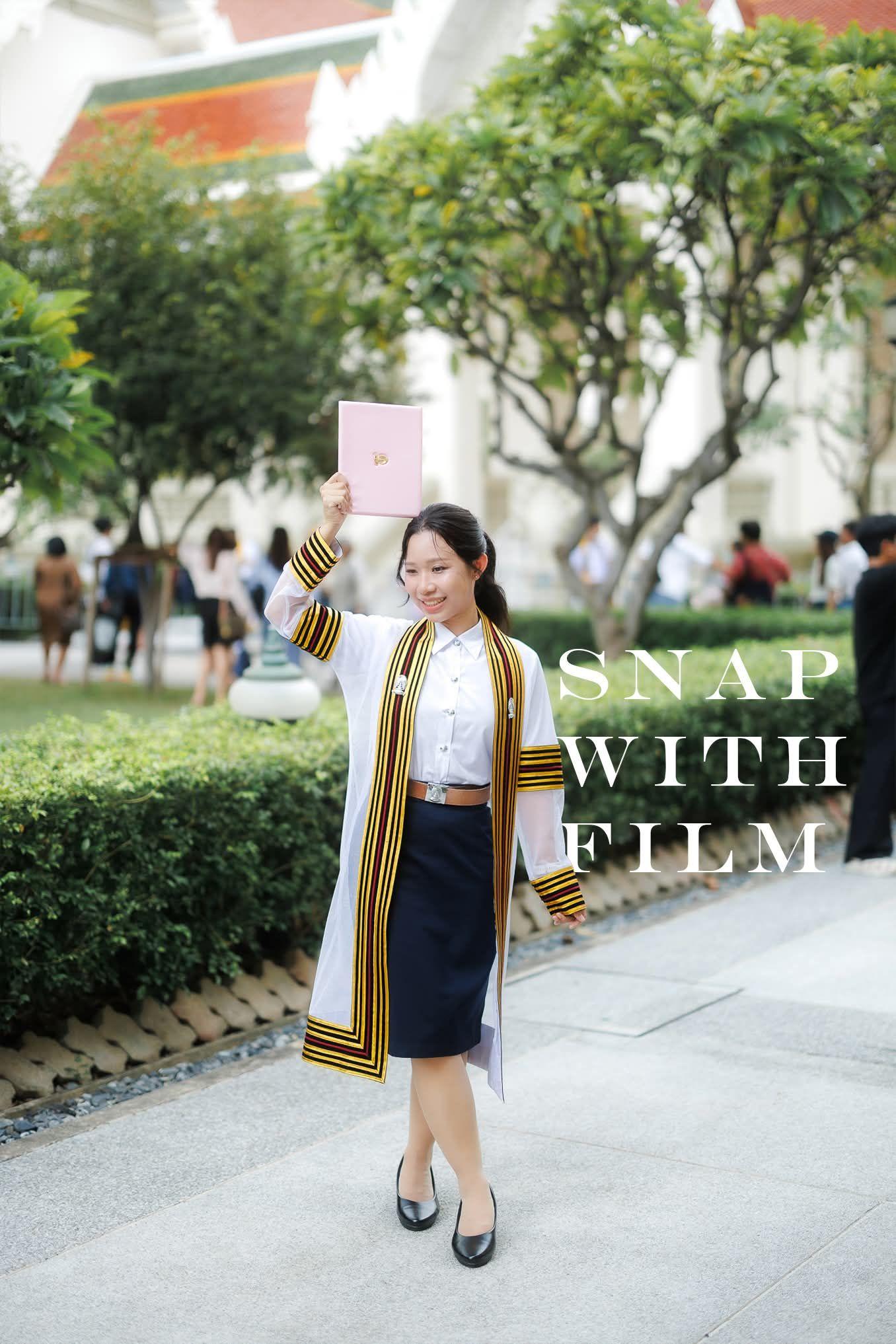 ผลงานรับปริญญา จุฬาลงกรณ์มหาวิทยาลัย โดย ถ่ายกับฟิล์ม ภาพที่ 1