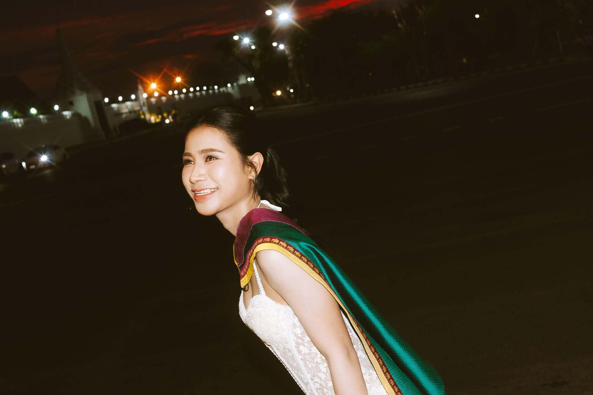 ผลงานรับปริญญา มหาวิทยาลัยราชภัฏสุรินทร์ โดย ถ่ายกับฟิล์ม ภาพที่ 6