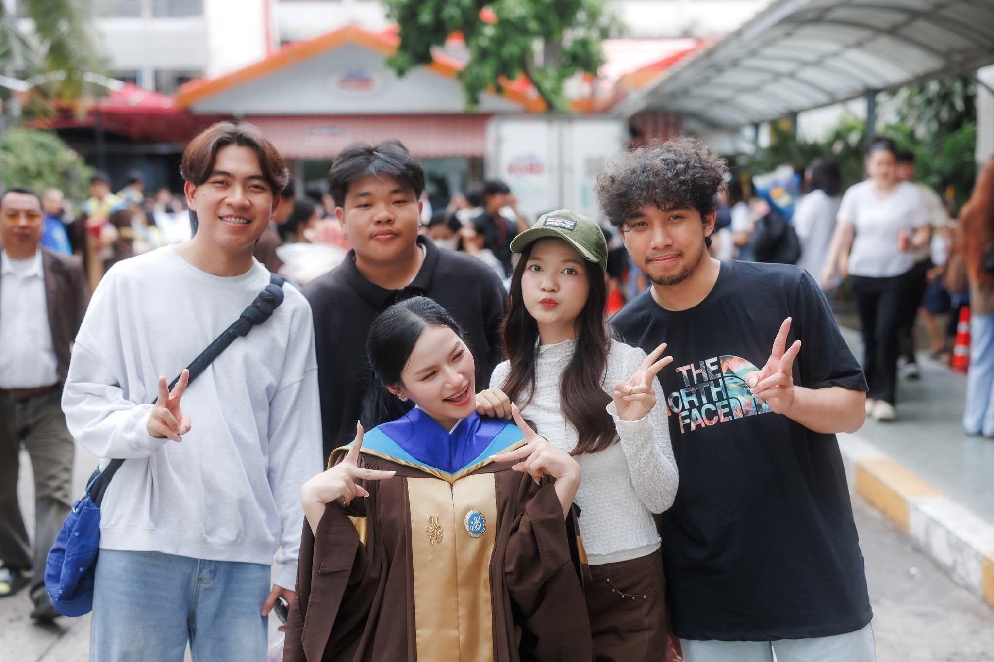 ผลงานรับปริญญา มหาวิทยาลัยสวนดุสิต โดย ถ่ายกับฟิล์ม ภาพที่ 20
