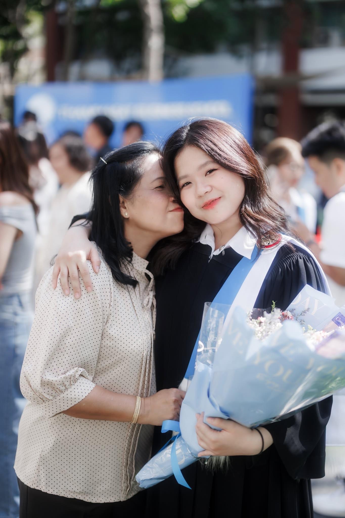 ผลงานรับปริญญา มหาวิทยาลัยธรรมศาสตร์ โดย ถ่ายกับฟิล์ม ภาพที่ 10
