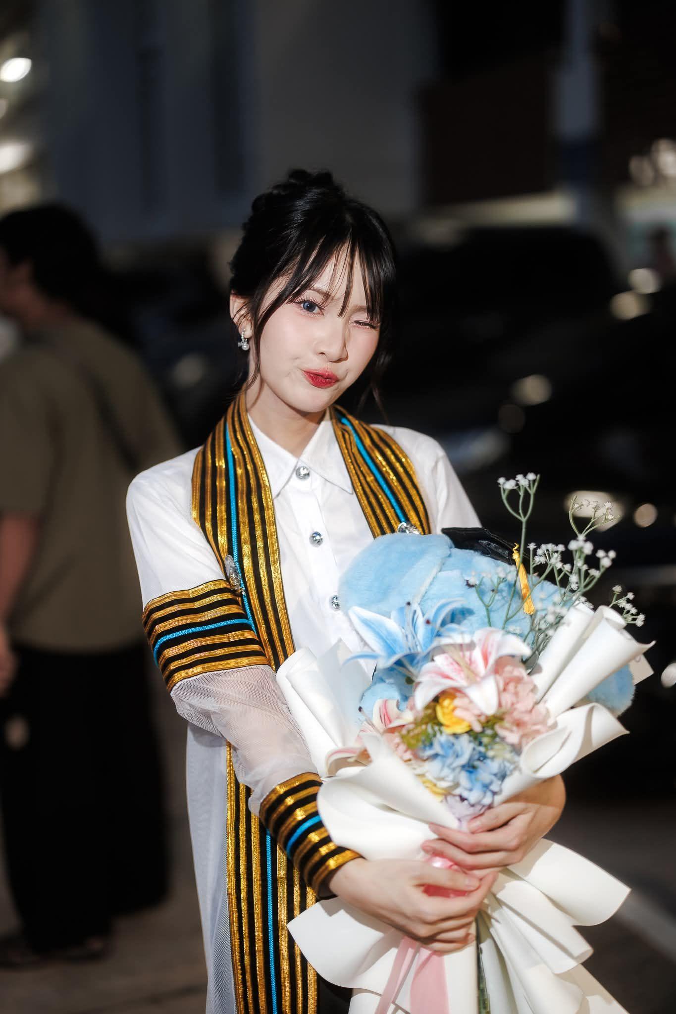 ผลงานรับปริญญา จุฬาลงกรณ์มหาวิทยาลัย โดย ถ่ายกับฟิล์ม ภาพที่ 16