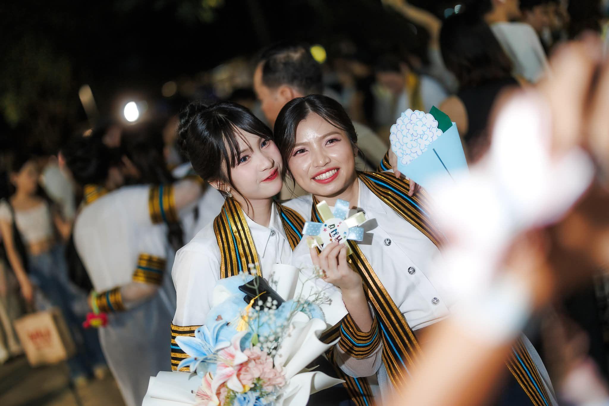 ผลงานรับปริญญา จุฬาลงกรณ์มหาวิทยาลัย โดย ถ่ายกับฟิล์ม ภาพที่ 19