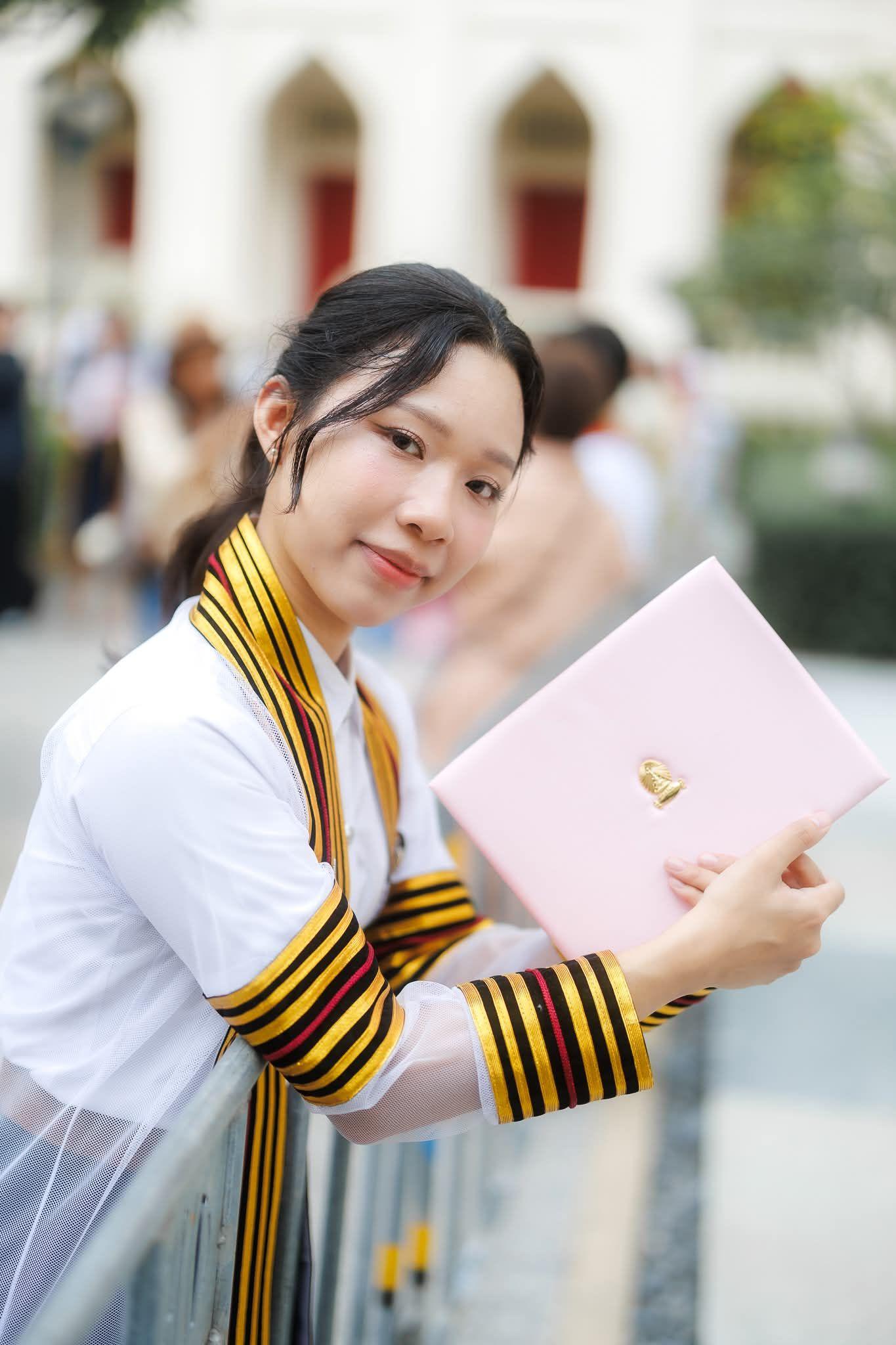 ผลงานรับปริญญา จุฬาลงกรณ์มหาวิทยาลัย โดย ถ่ายกับฟิล์ม ภาพที่ 15