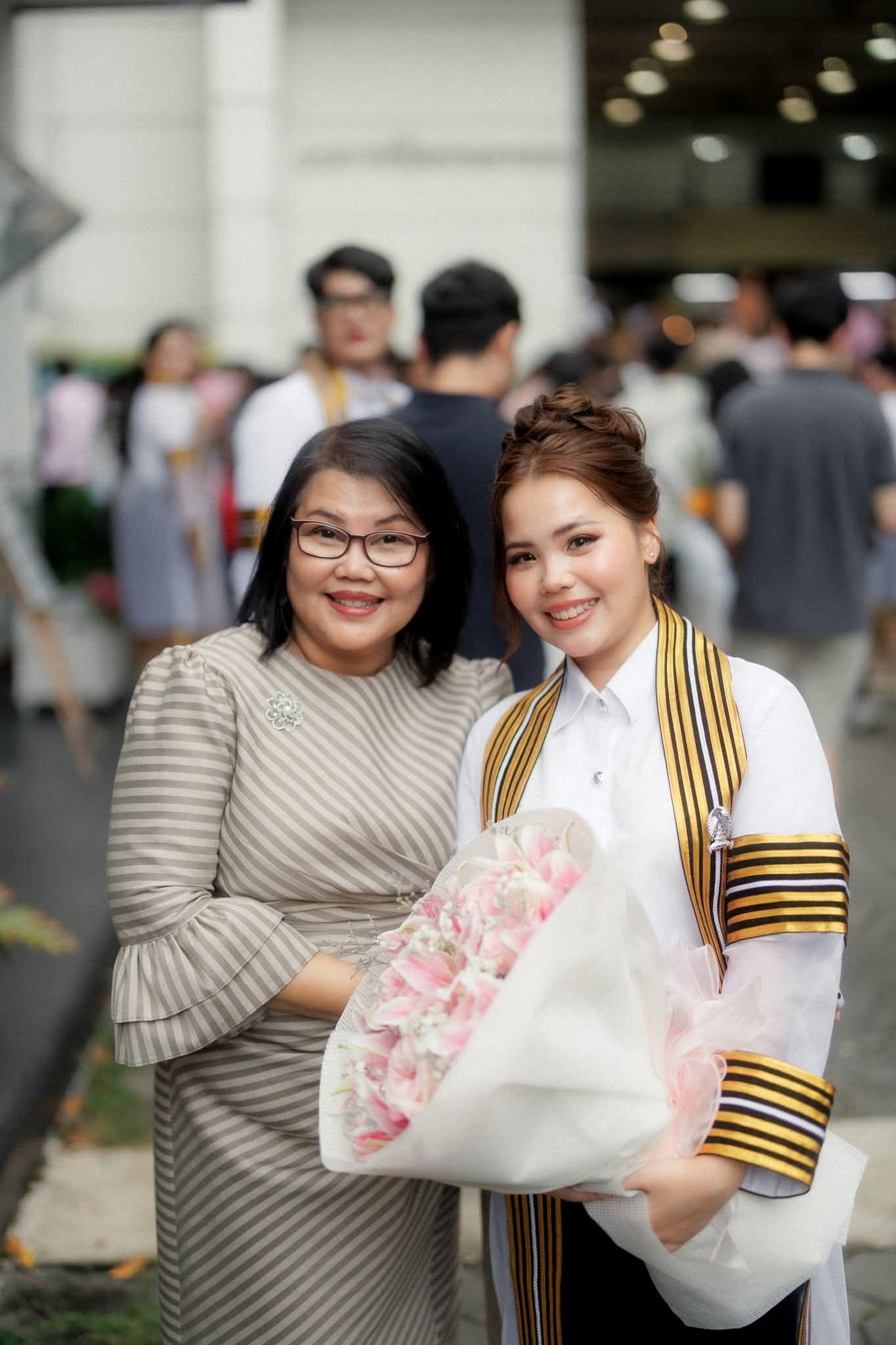 ผลงานรับปริญญา จุฬาลงกรณ์มหาวิทยาลัย โดย ถ่ายกับฟิล์ม ภาพที่ 10