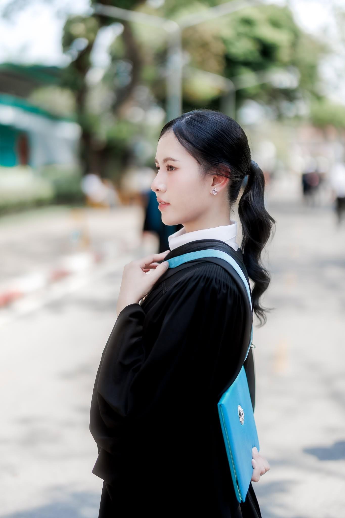 ผลงานรับปริญญา มหาวิทยาลัยศิลปากร โดย ถ่ายกับฟิล์ม ภาพที่ 18