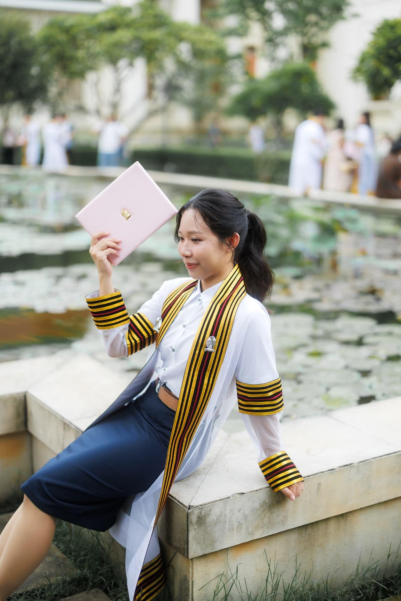 ผลงานรับปริญญา จุฬาลงกรณ์มหาวิทยาลัย โดย ถ่ายกับฟิล์ม ภาพที่ 13