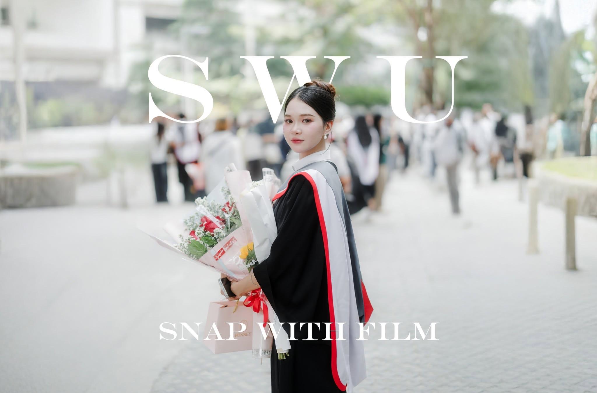 ผลงานรับปริญญา มหาวิทยาลัยศรีนครินทรวิโรฒ โดย ถ่ายกับฟิล์ม ภาพที่ 1