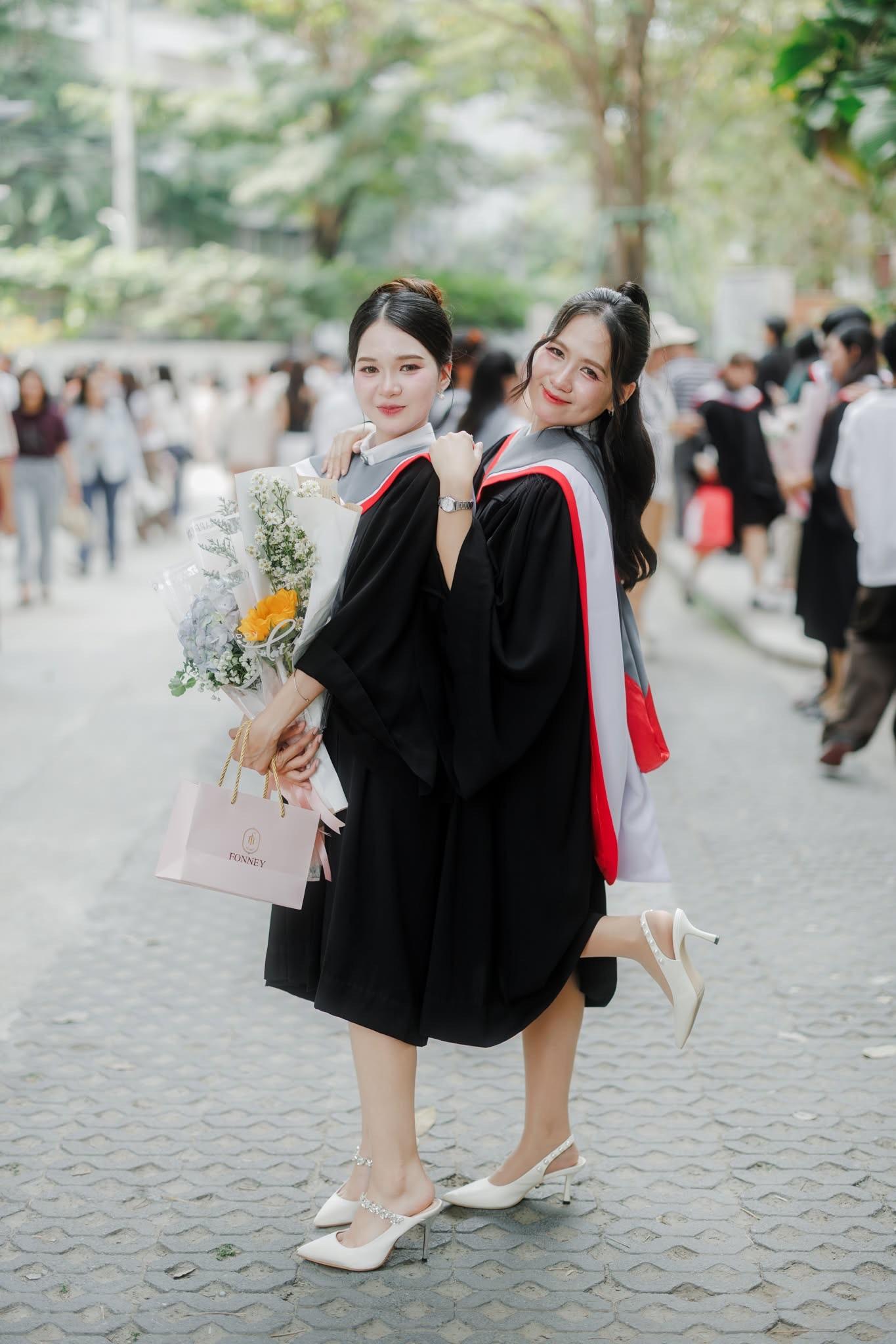ผลงานรับปริญญา มหาวิทยาลัยศรีนครินทรวิโรฒ โดย ถ่ายกับฟิล์ม ภาพที่ 19