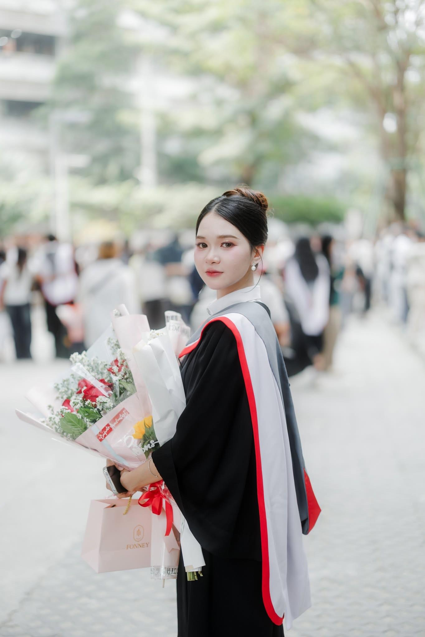 ผลงานรับปริญญา มหาวิทยาลัยศรีนครินทรวิโรฒ โดย ถ่ายกับฟิล์ม ภาพที่ 13