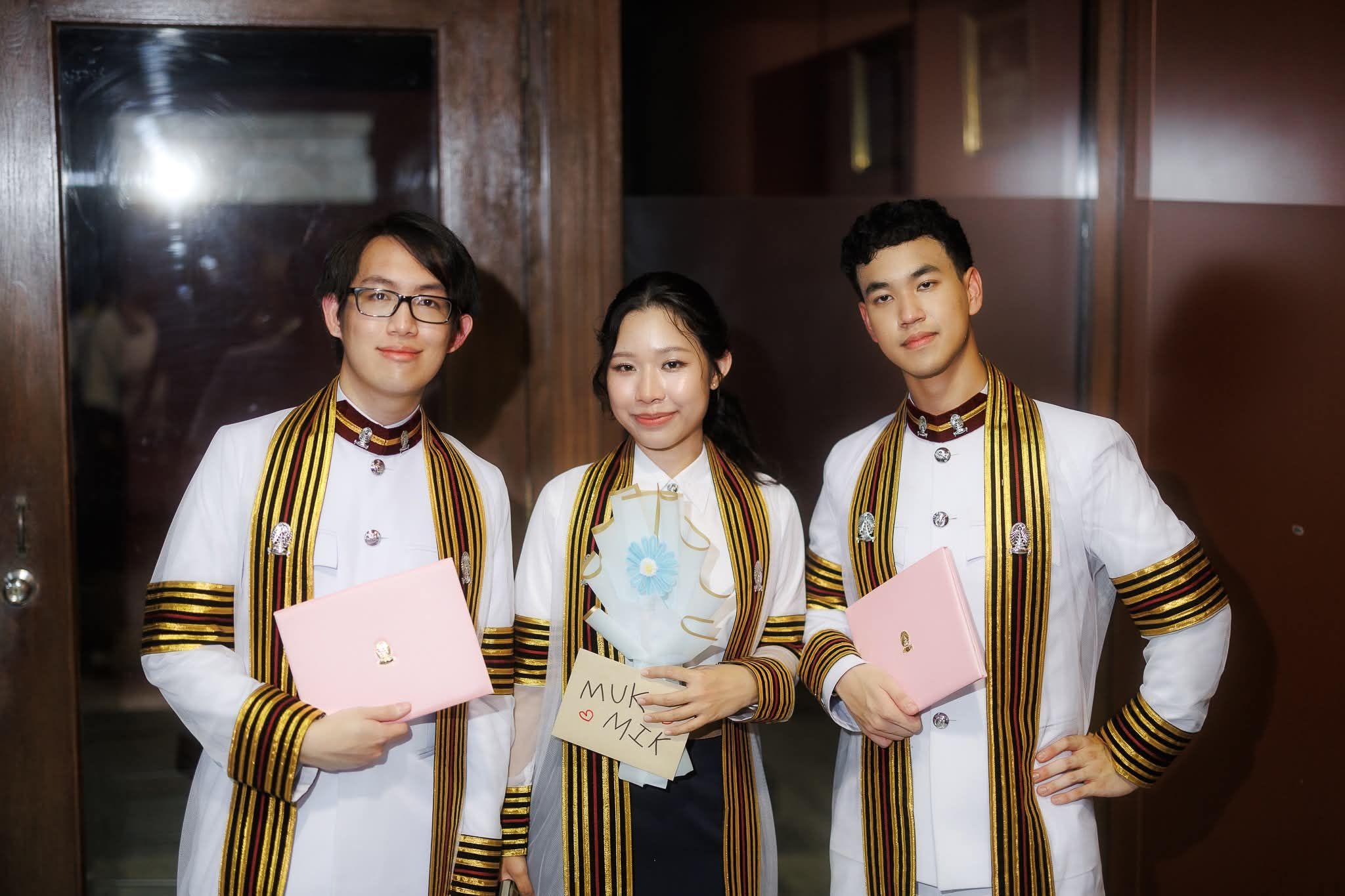 ผลงานรับปริญญา จุฬาลงกรณ์มหาวิทยาลัย โดย ถ่ายกับฟิล์ม ภาพที่ 20