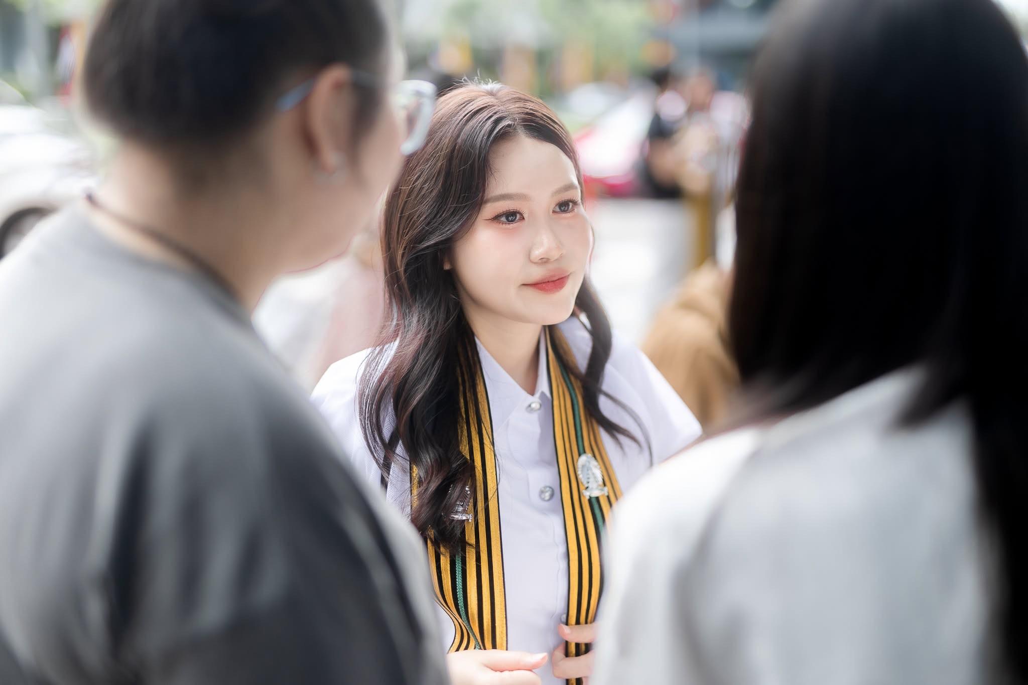 ผลงานรับปริญญา จุฬาลงกรณ์มหาวิทยาลัย โดย ถ่ายกับฟิล์ม ภาพที่ 2