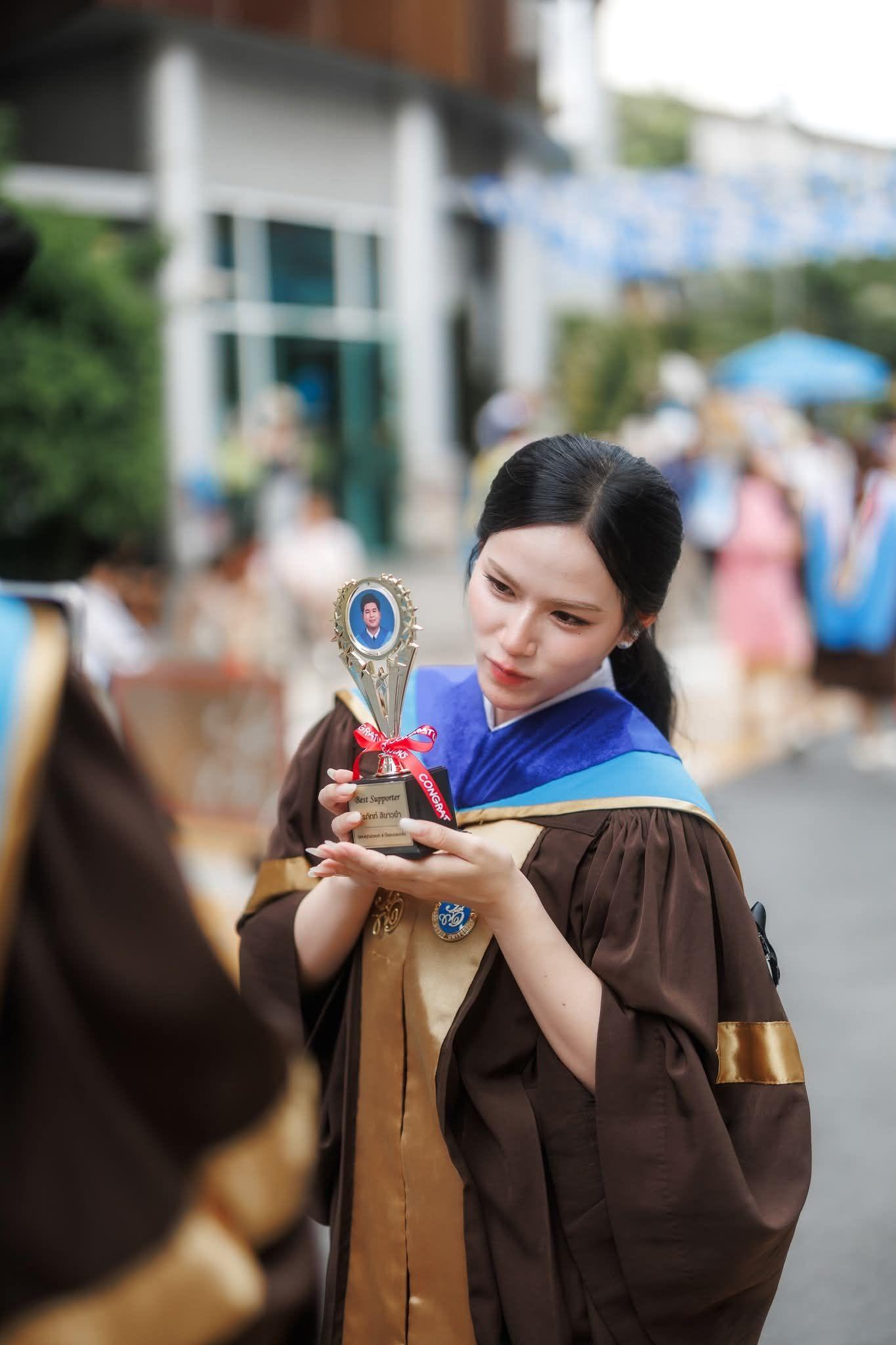ผลงานรับปริญญา มหาวิทยาลัยสวนดุสิต โดย ถ่ายกับฟิล์ม ภาพที่ 5