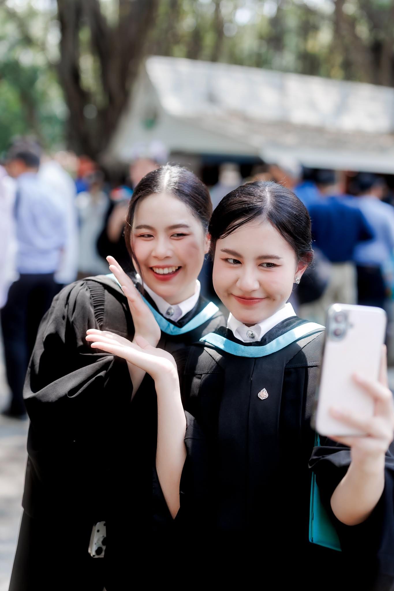 ผลงานรับปริญญา มหาวิทยาลัยศิลปากร โดย ถ่ายกับฟิล์ม ภาพที่ 7
