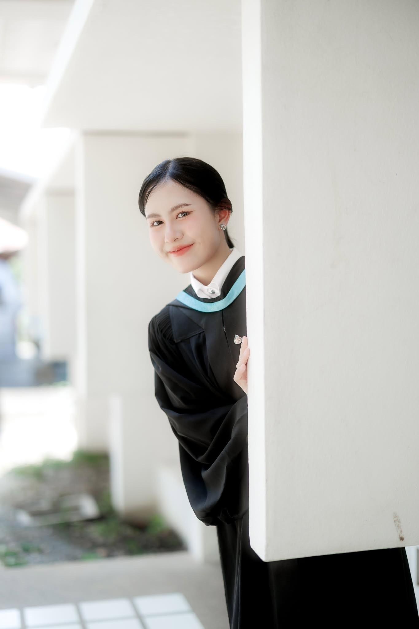 ผลงานรับปริญญา มหาวิทยาลัยศิลปากร โดย ถ่ายกับฟิล์ม ภาพที่ 4