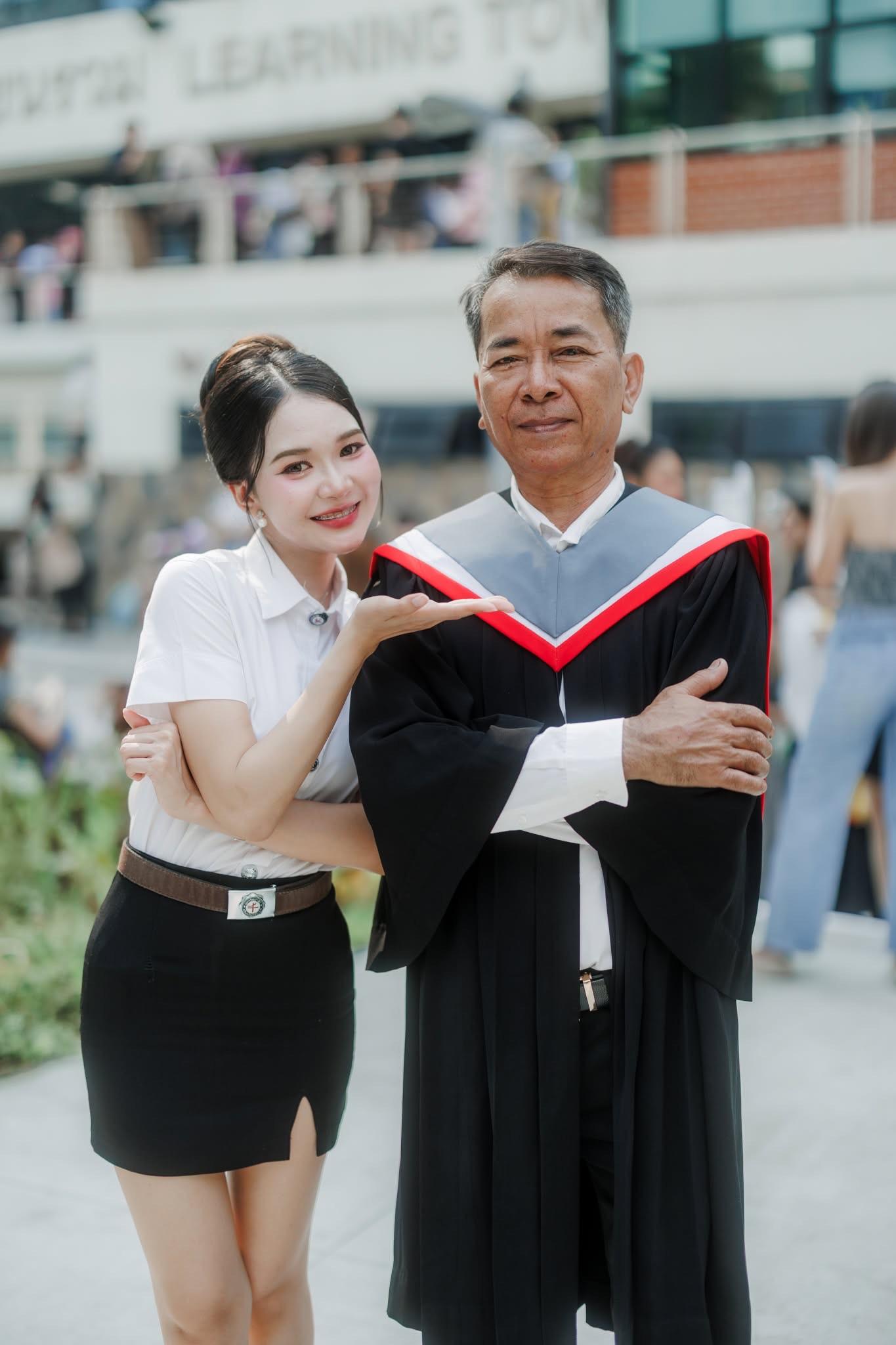ผลงานรับปริญญา มหาวิทยาลัยศรีนครินทรวิโรฒ โดย ถ่ายกับฟิล์ม ภาพที่ 8