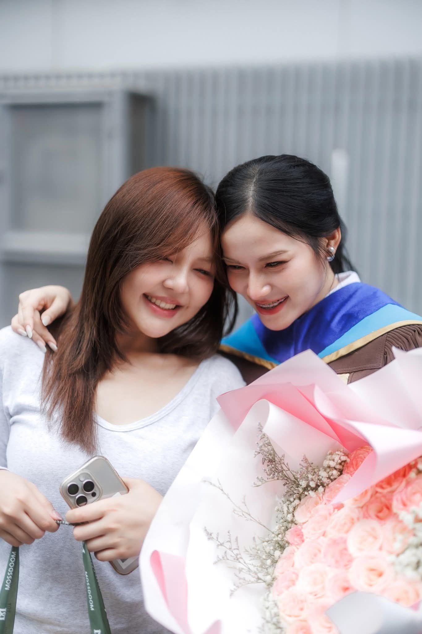 ผลงานรับปริญญา มหาวิทยาลัยสวนดุสิต โดย ถ่ายกับฟิล์ม ภาพที่ 3